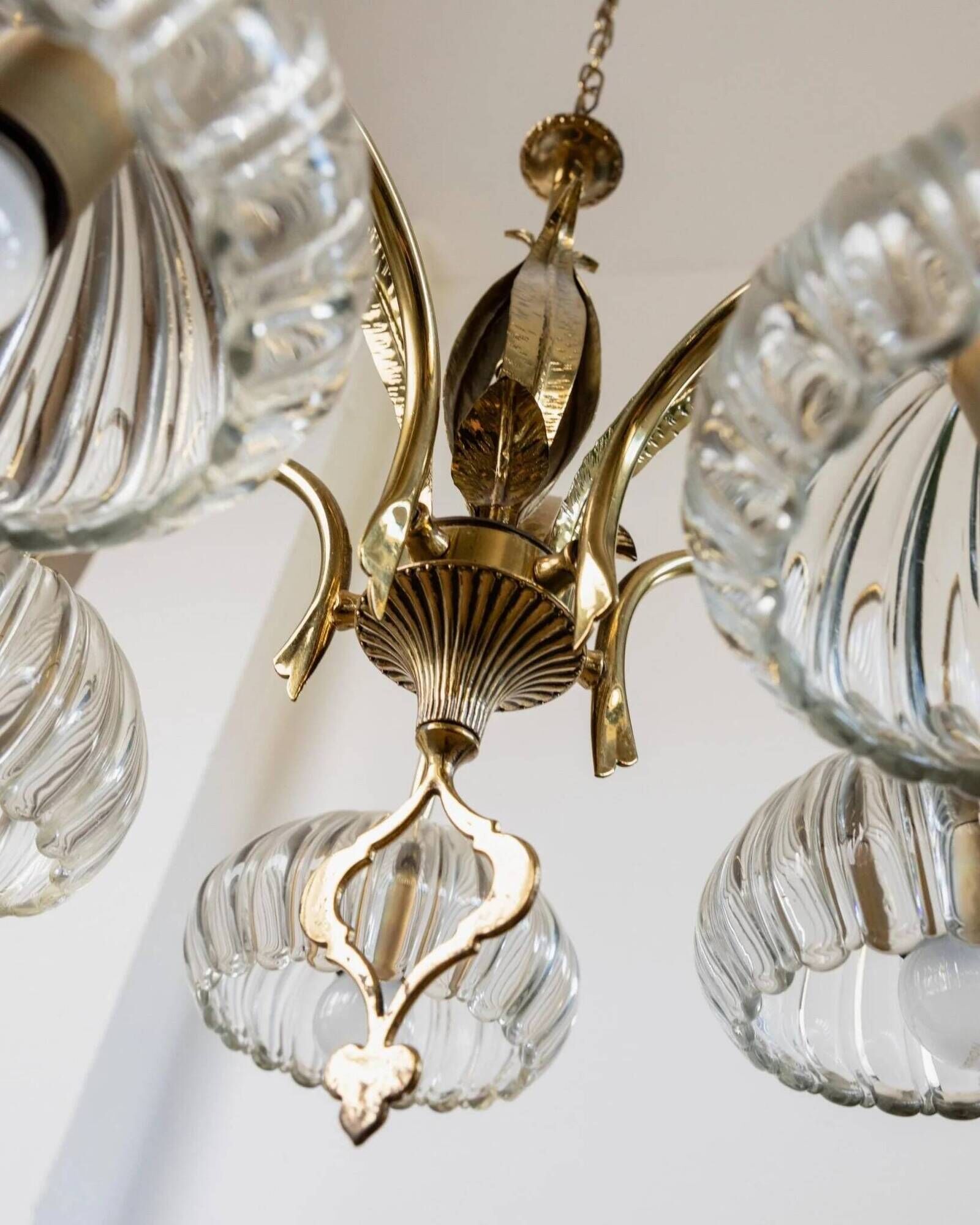 XL Clear Murano Glass and Brass Chandelier, Liberty-Style Organic Leaf Design, Italian 1960s