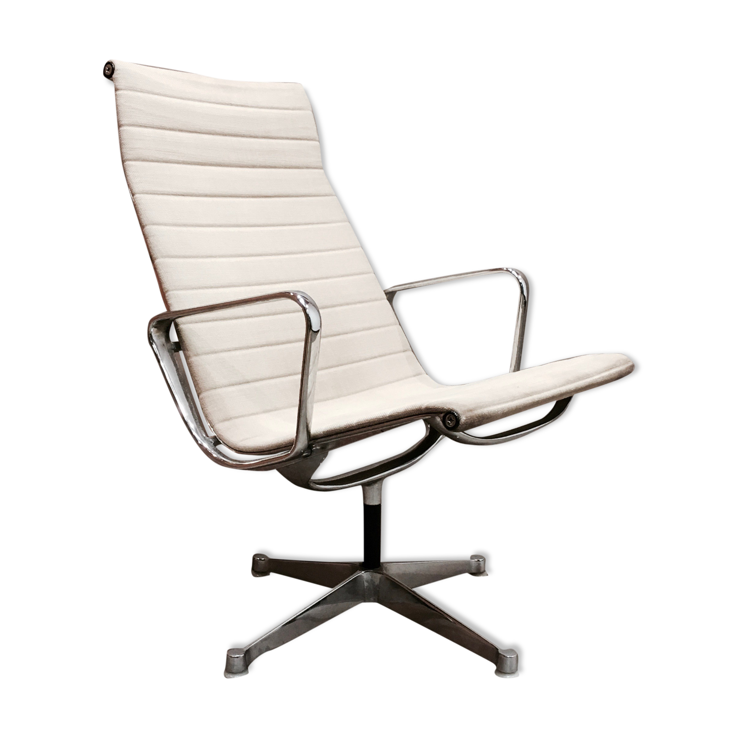 EA116 armchair by Charles and Ray Eames