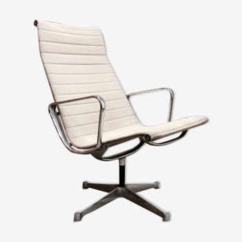EA116 armchair by Charles and Ray Eames