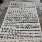 Carpet in natural wool 130x220cm