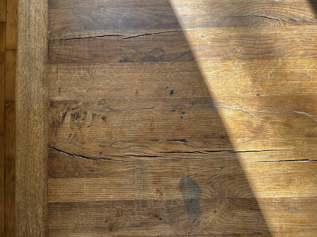 Solid oak farm table for 6 - 8 people