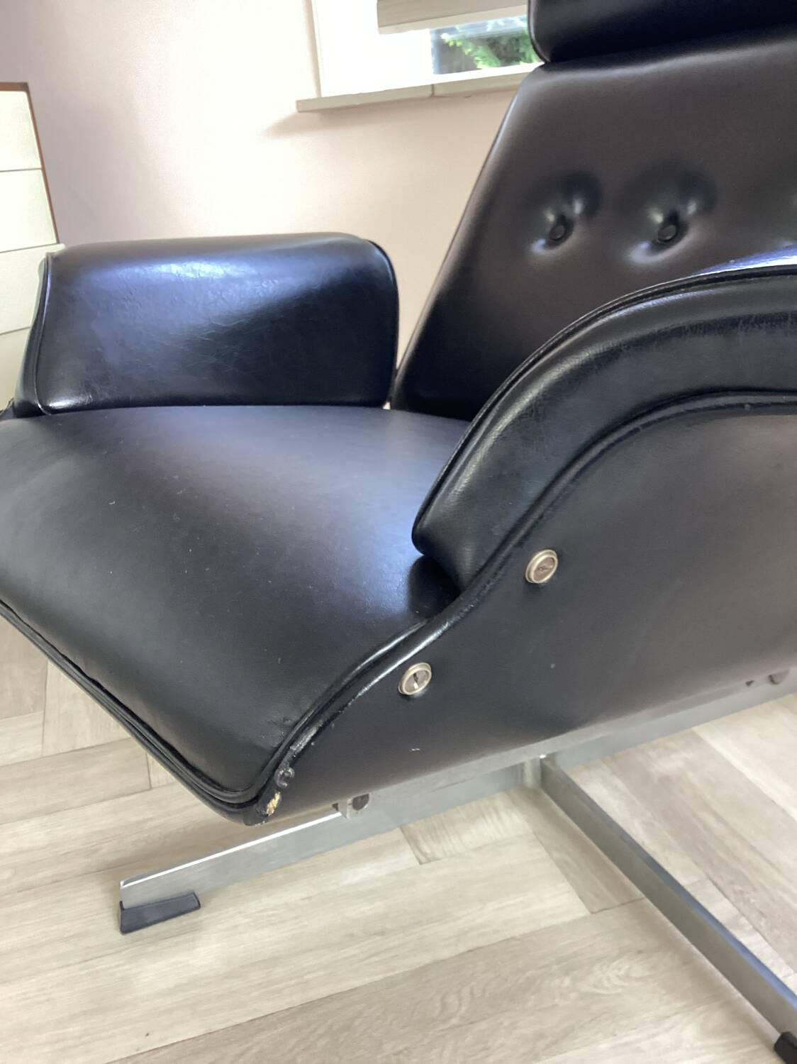 Lounge chair 1960 Dutch skai made