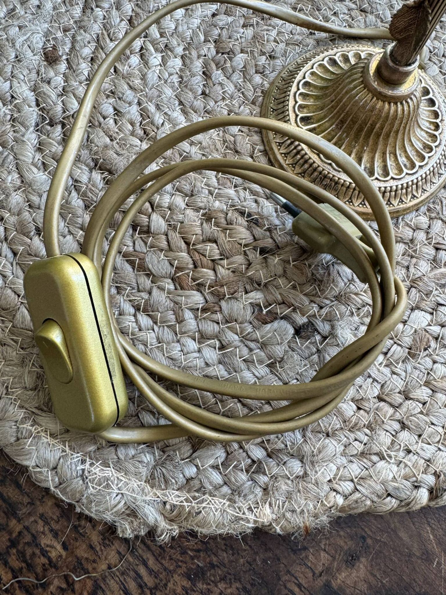 Lampe tulipe en laiton