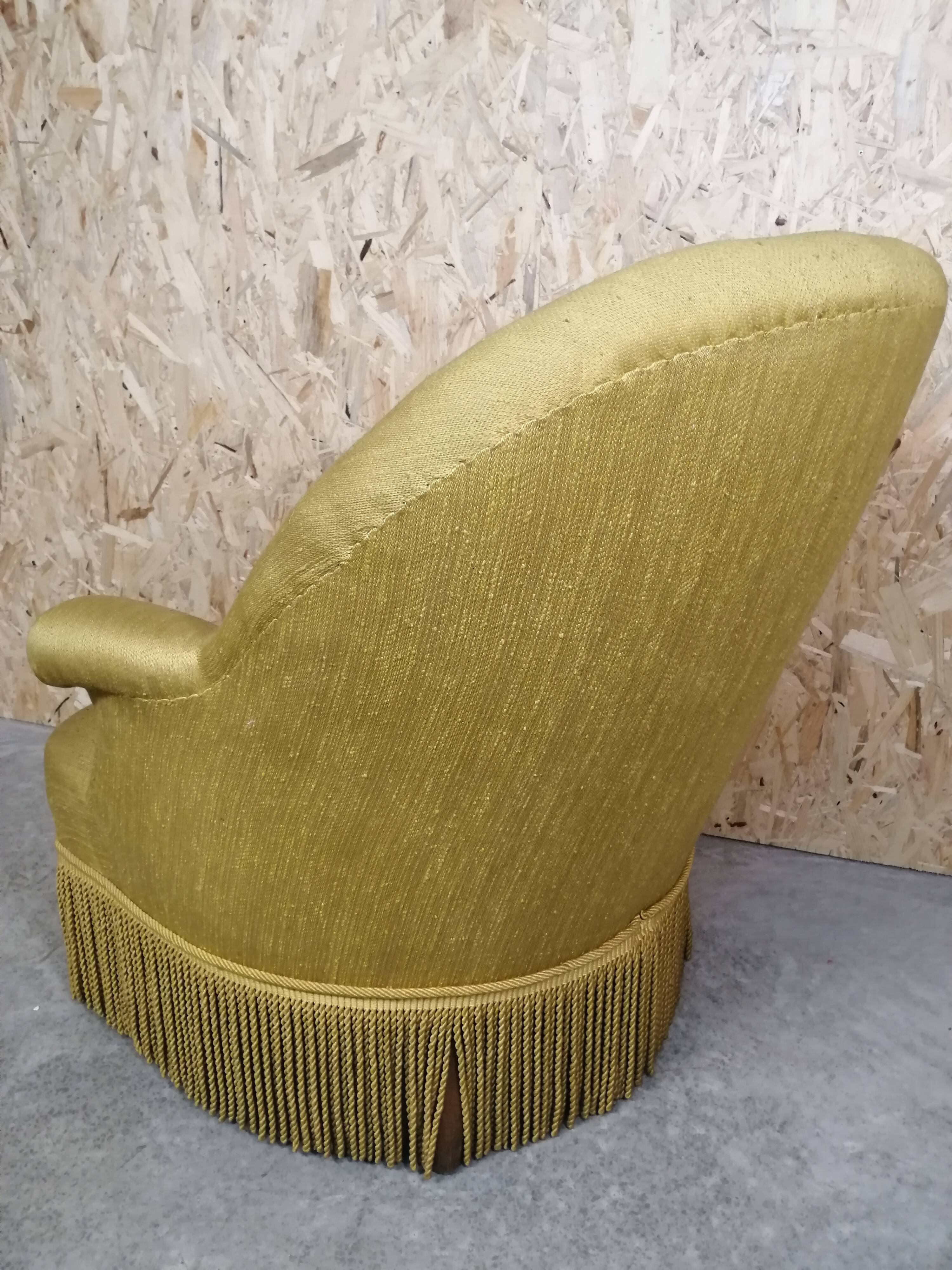 Toad armchair
