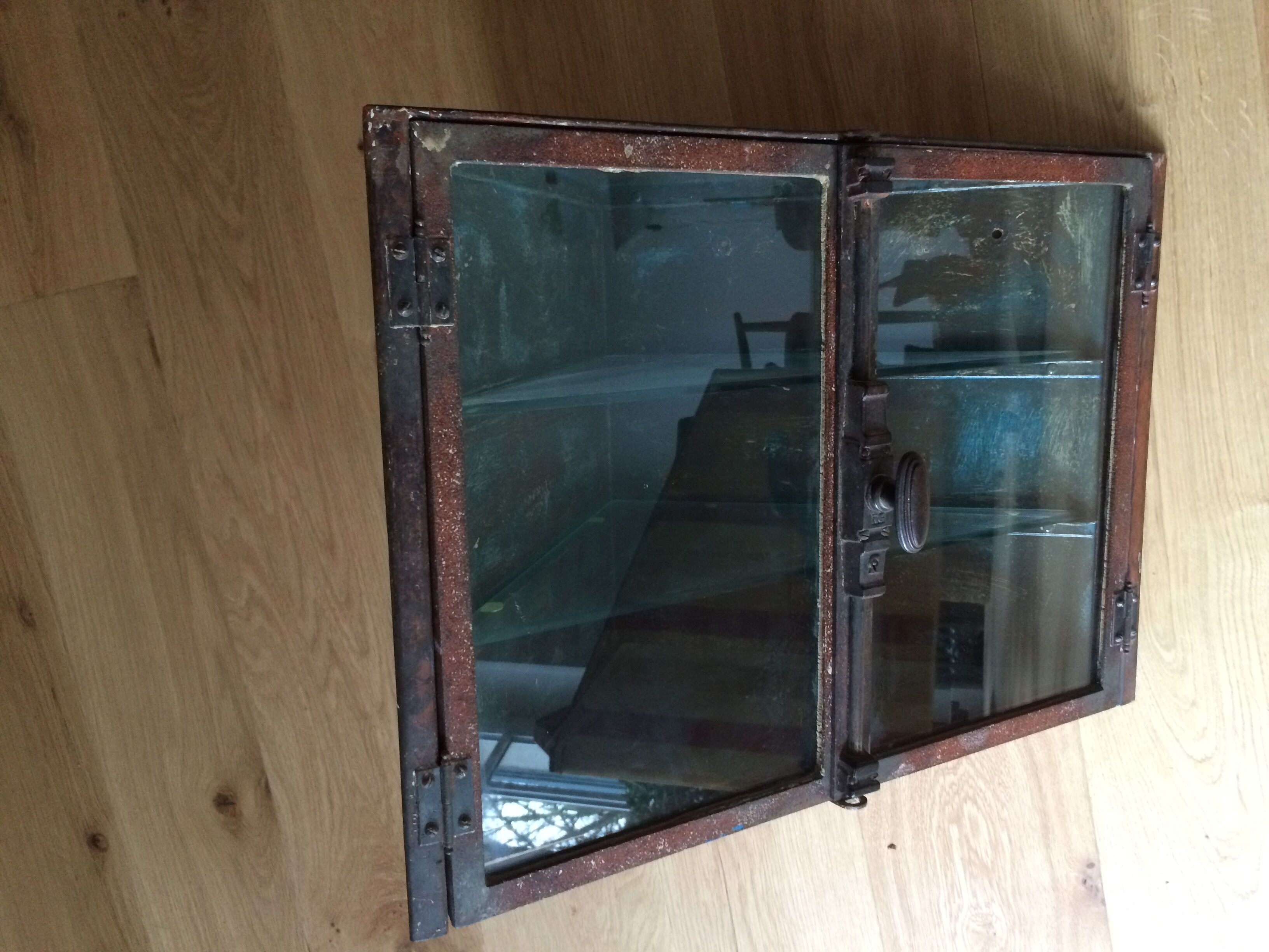 Metal and glass corner Cabinet