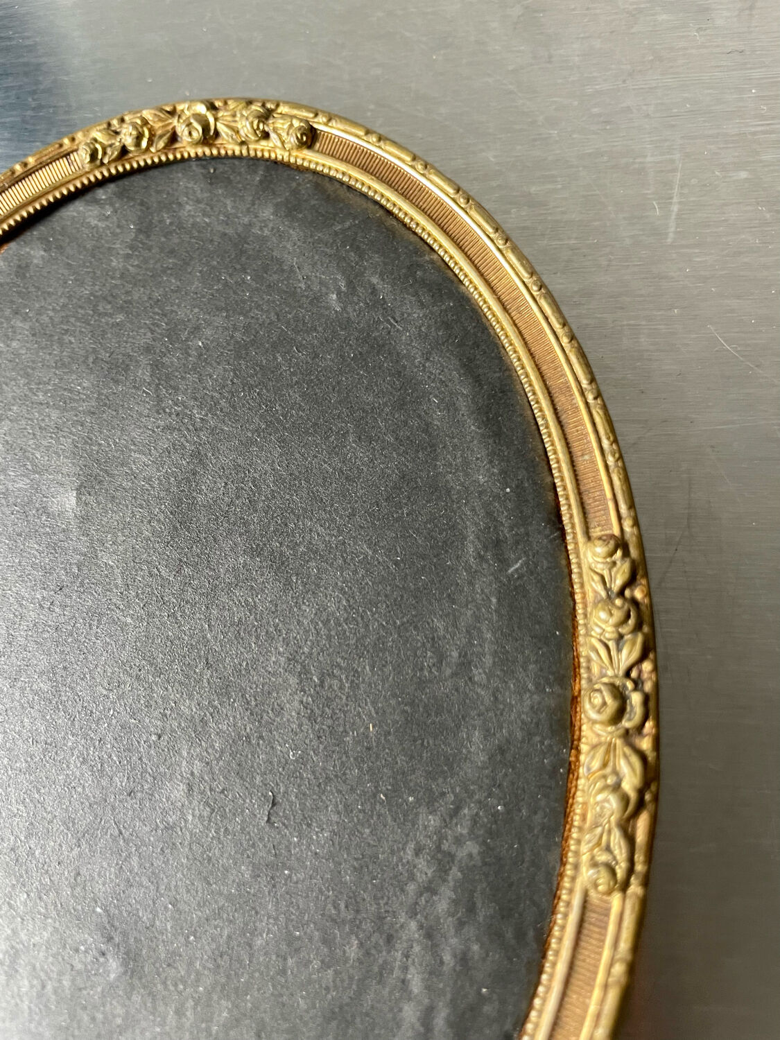 Antique Metal Gold colored Oval Picture Frame brass