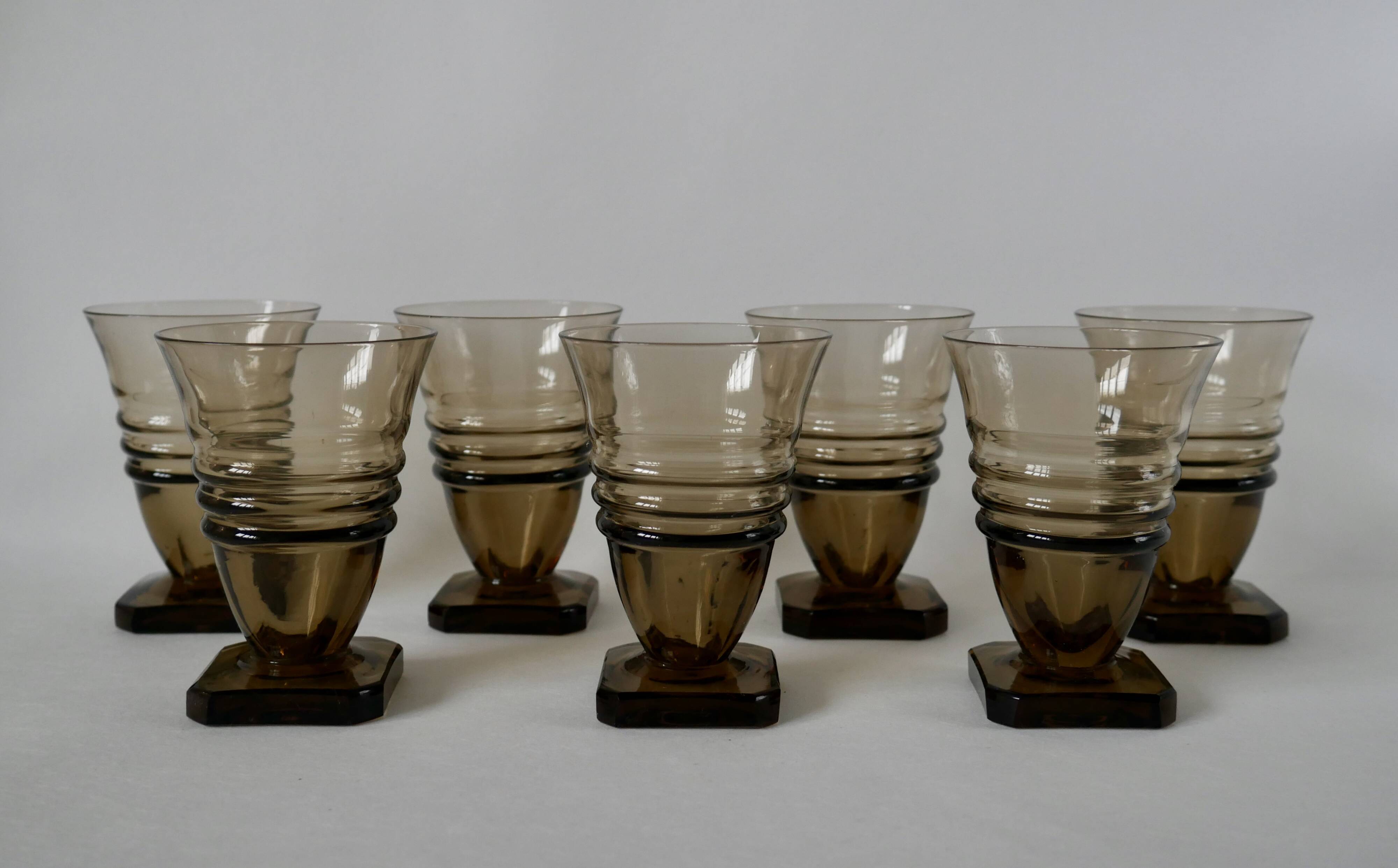 Set of 7 small wine glasses in smoked glass design square feet art deco 30s-40s
