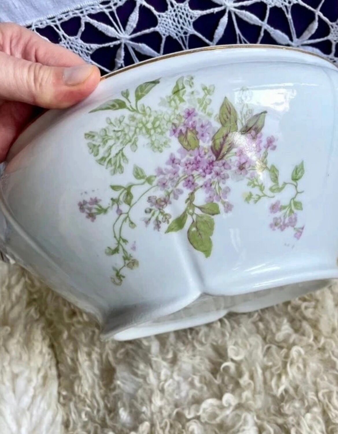Soup tureen