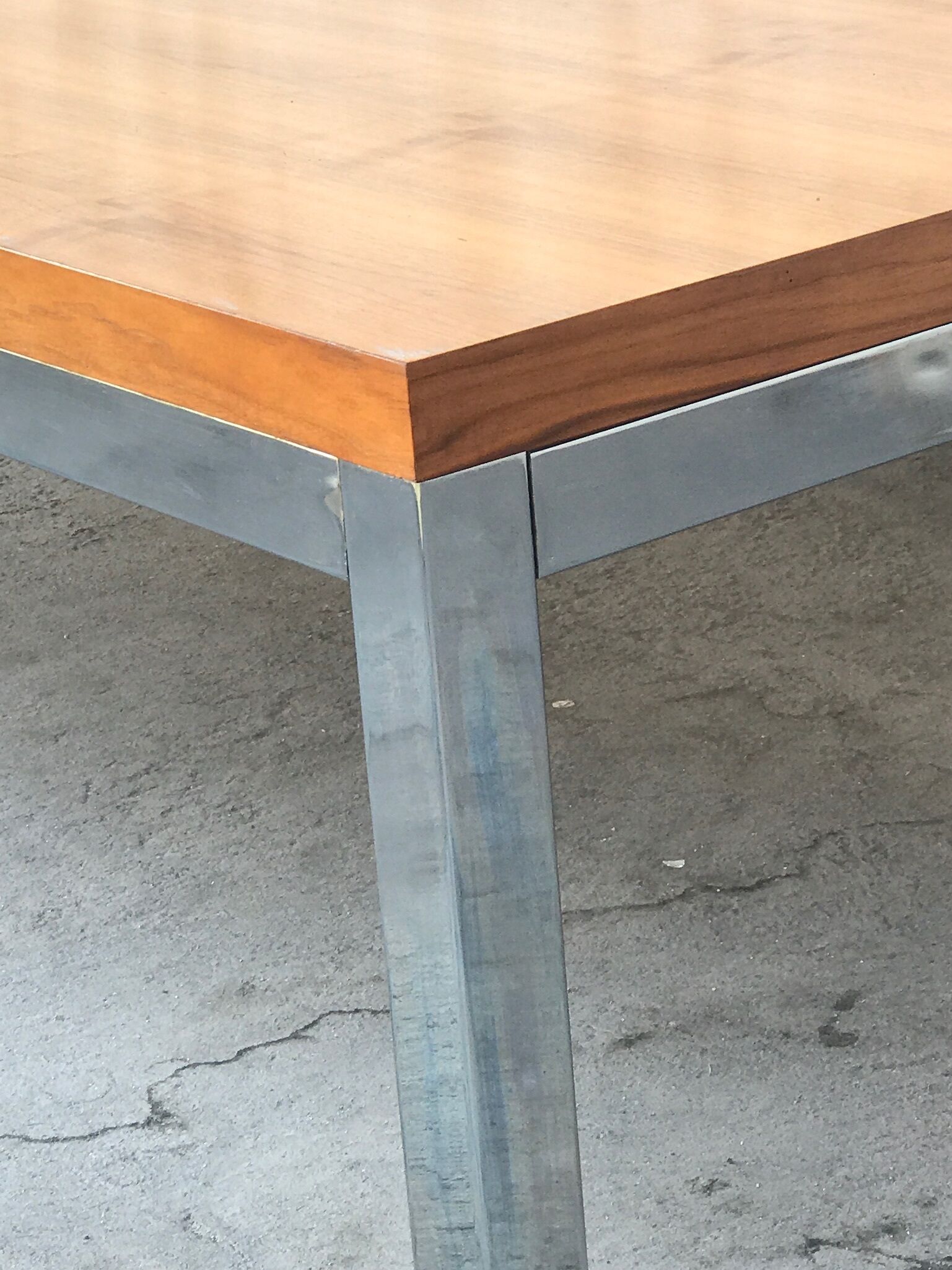 Table basse danoise en teck et acier chromé 1970s