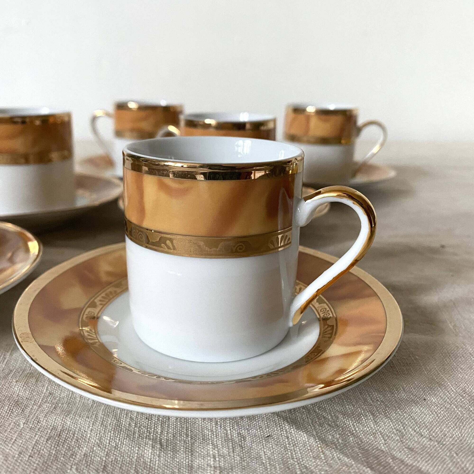 Espresso cups in porcelain and 24-carat gold gilding