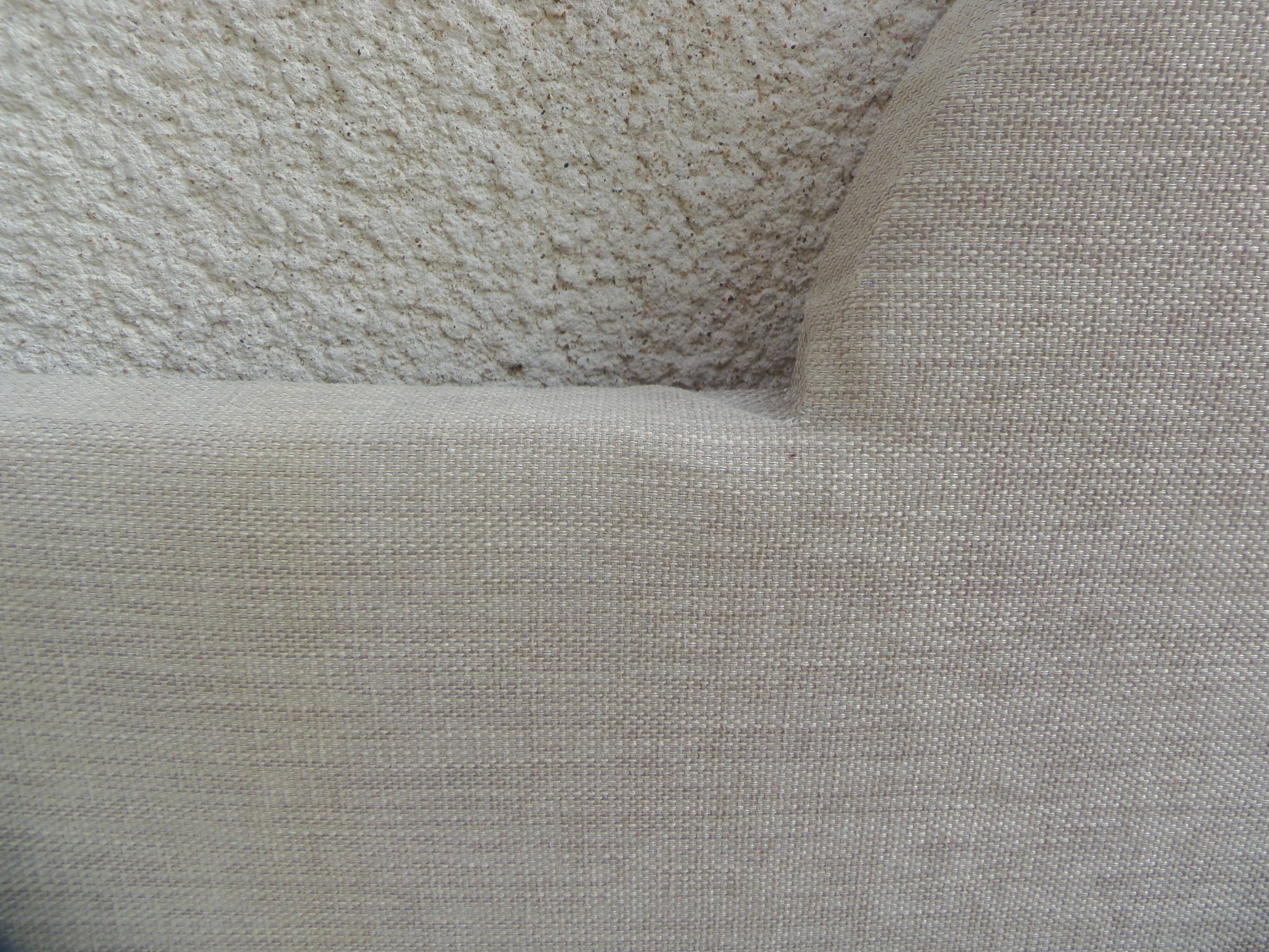 Headboard of 160 completely reupholstered in an ecru boucle fabric.