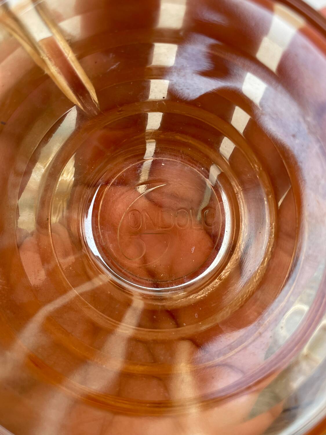 6 tasses à café en verre ambré 1970 italiennes