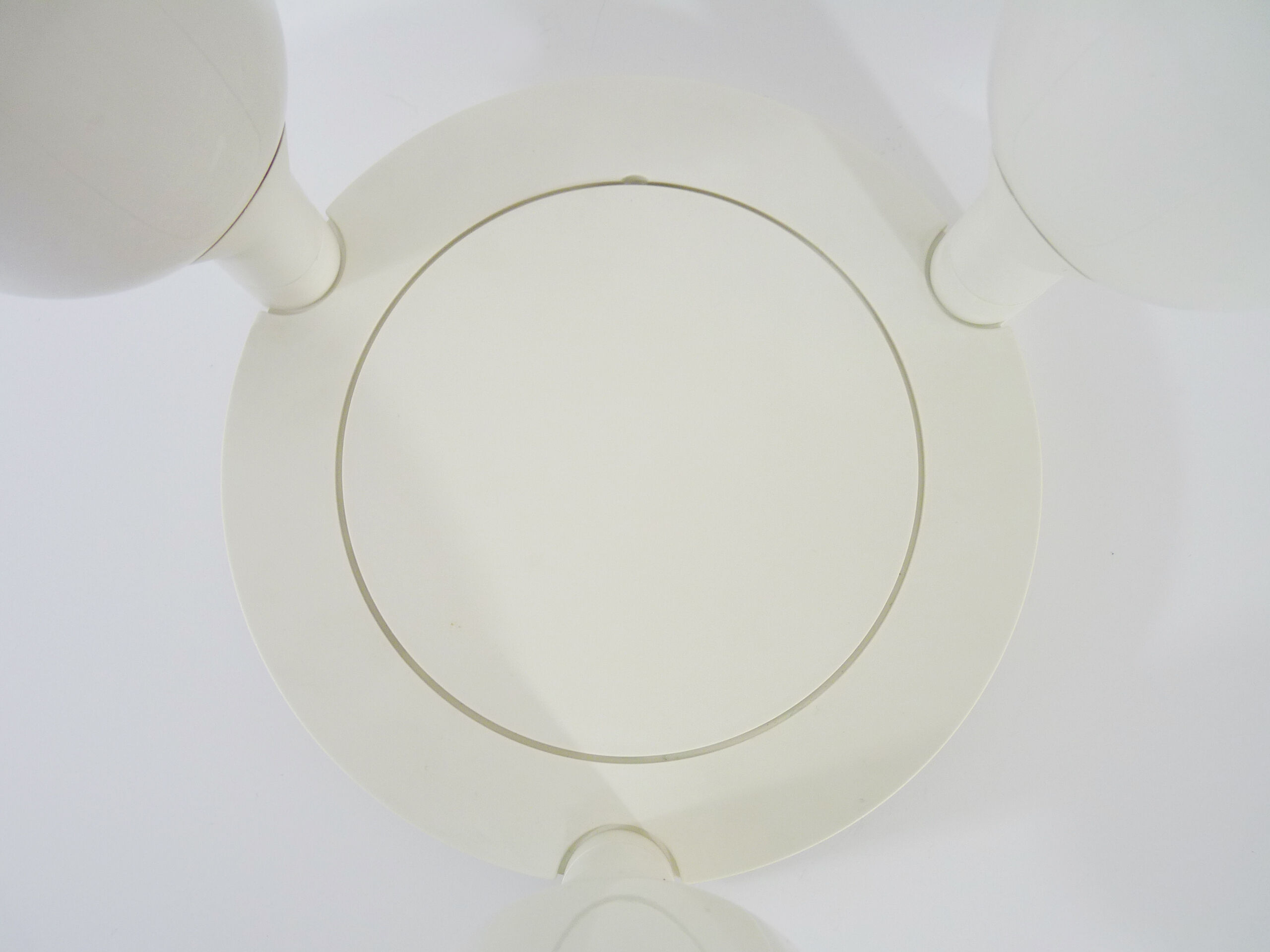 3-spot lase-white metal orientable ceiling light. Kema Keur. Year 80