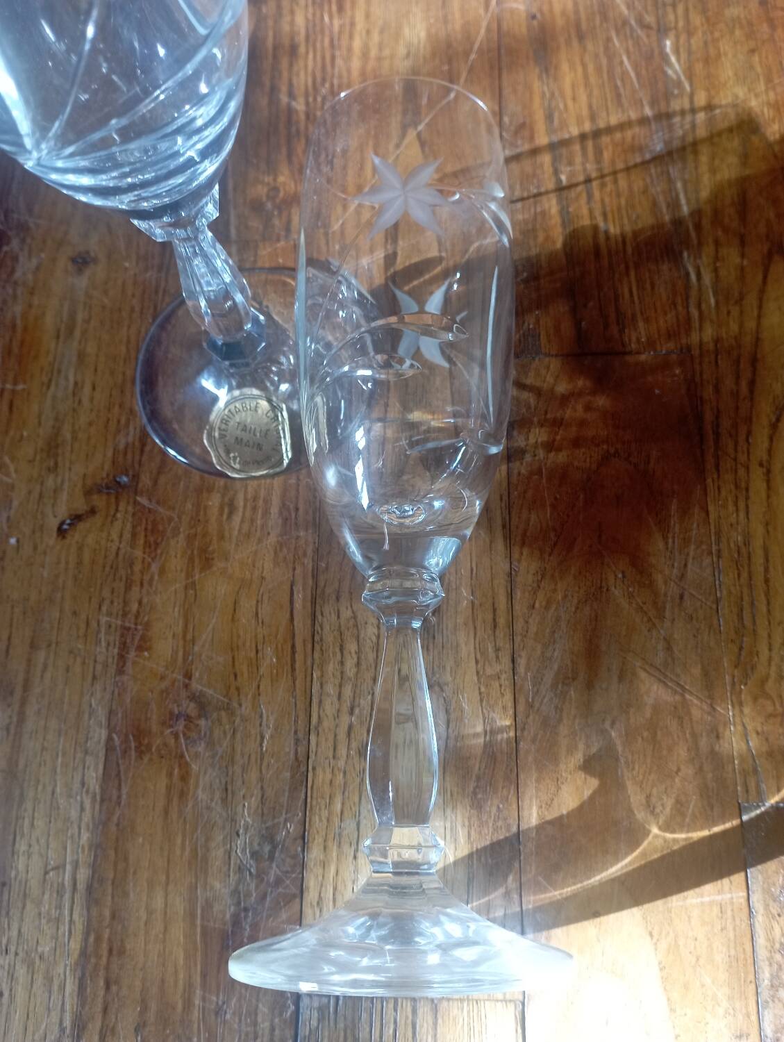 6 hand-cut crystal champagne flutes