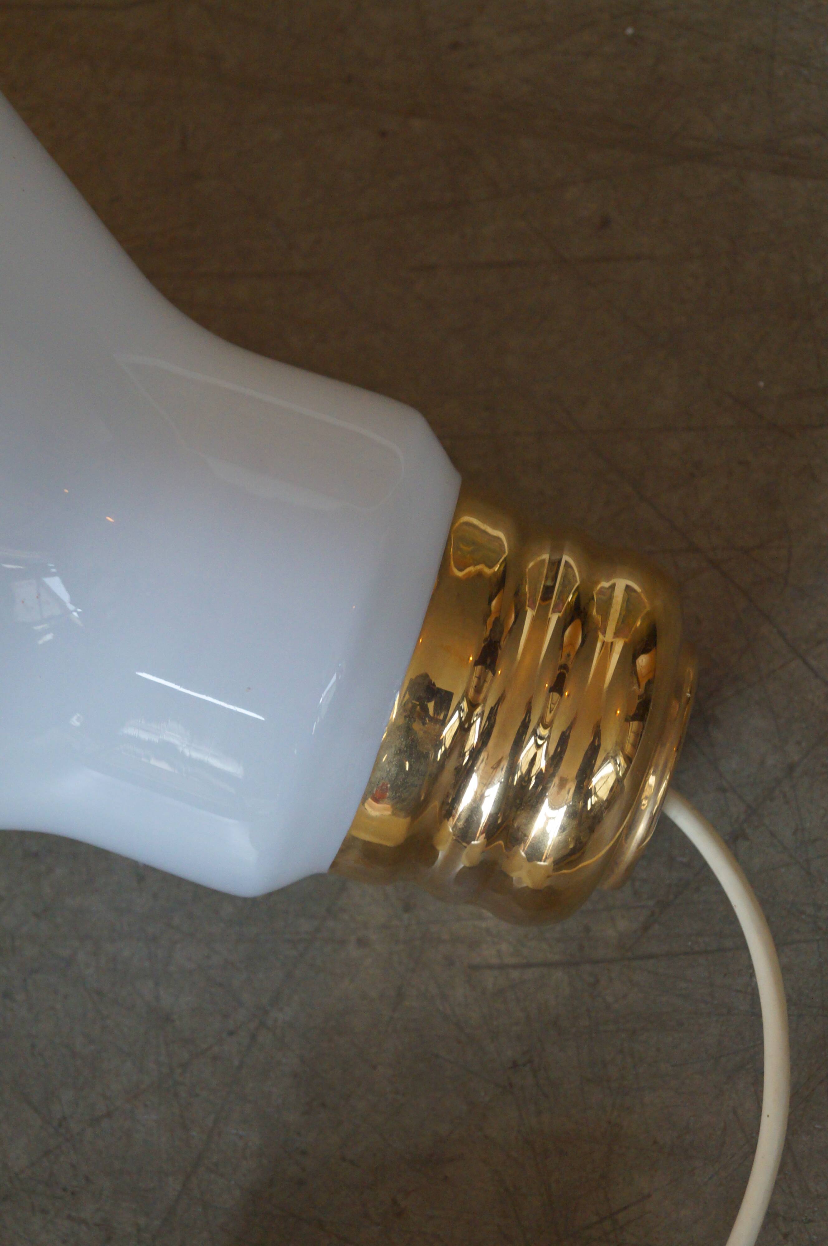 Pendant lamp bulb, 1970