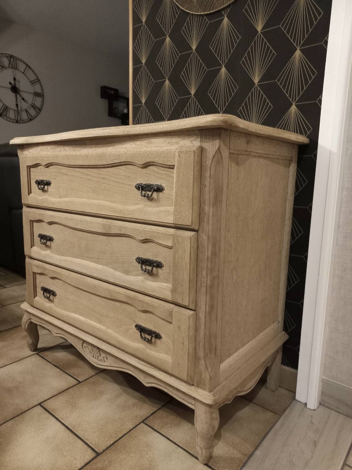 Sandblasted chest of drawers