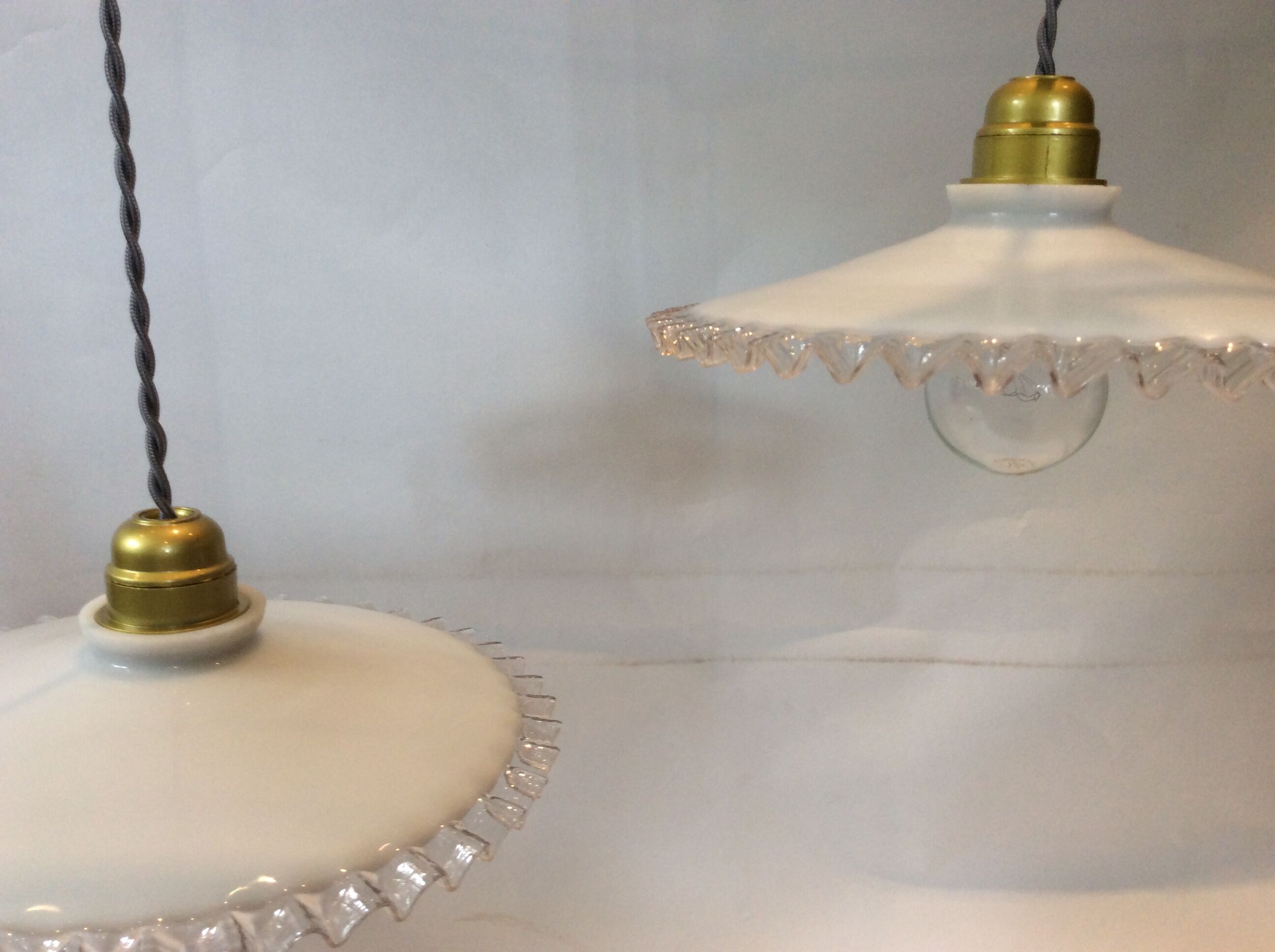 Duo of hanging lamps in opaline
