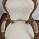 Fauteuil Louis Philippe en bois de noyer tapisse blanc écu