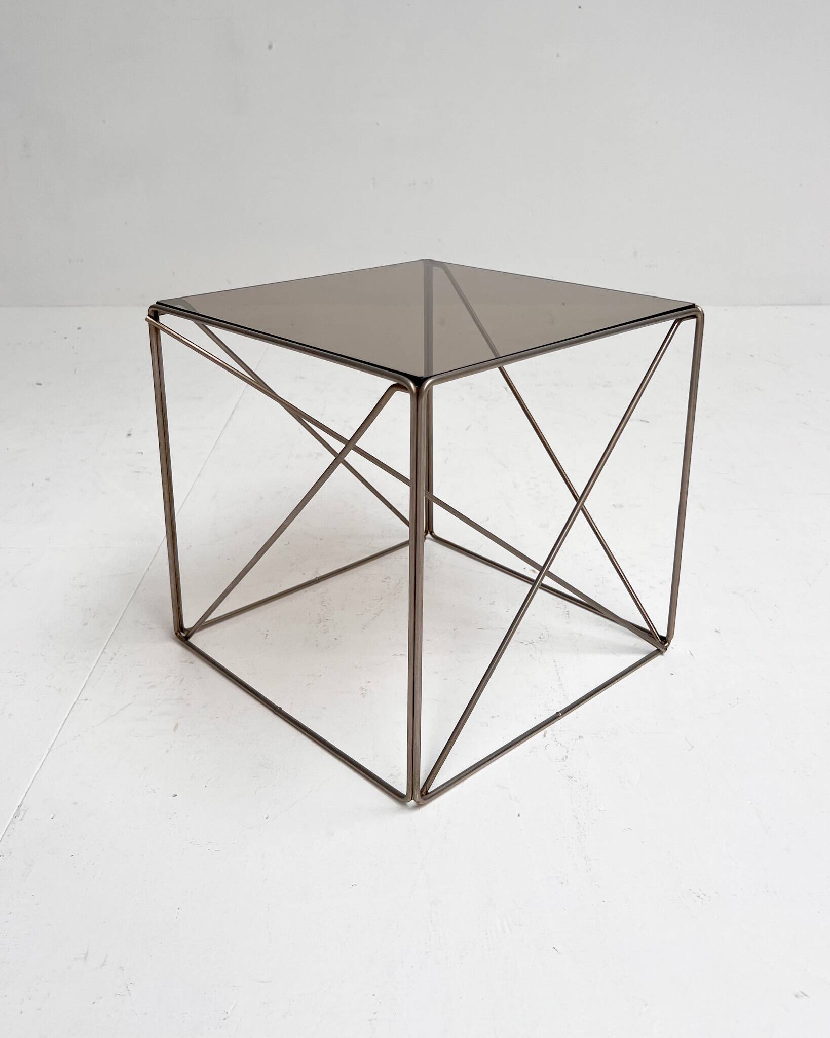 Geometric Isocele side table by Max Sauze, 1960s