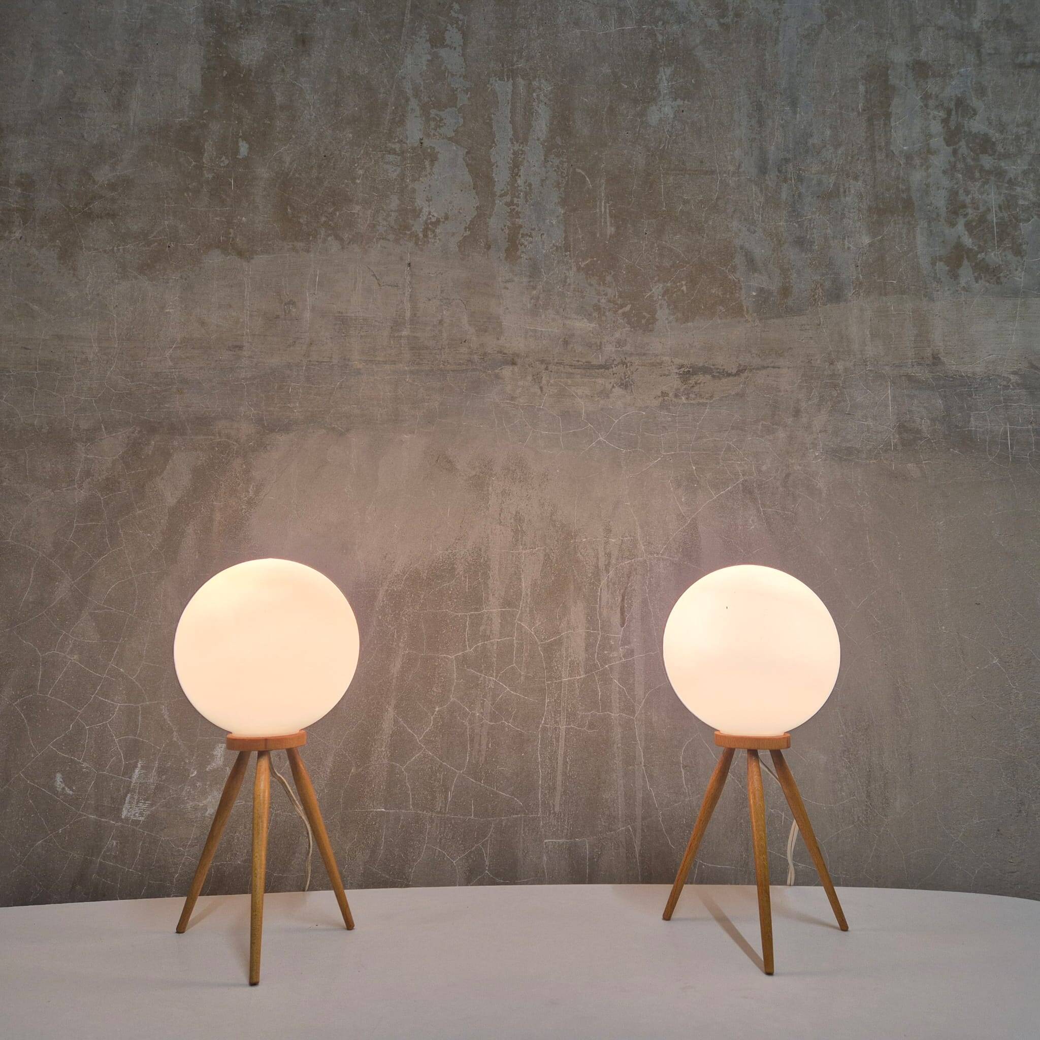Mid-Century Tripod Table Lamp, ÚĽUV, 1960s, Czechoslovakia