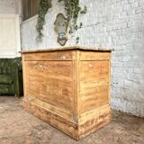 Old small wooden counter