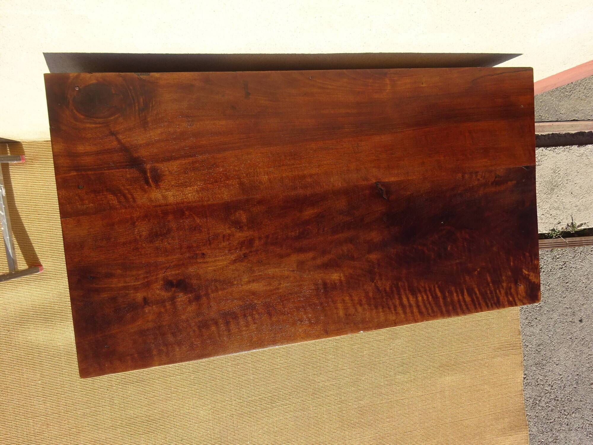 Antique chest of drawers with cross motifs, made entirely of solid walnut.