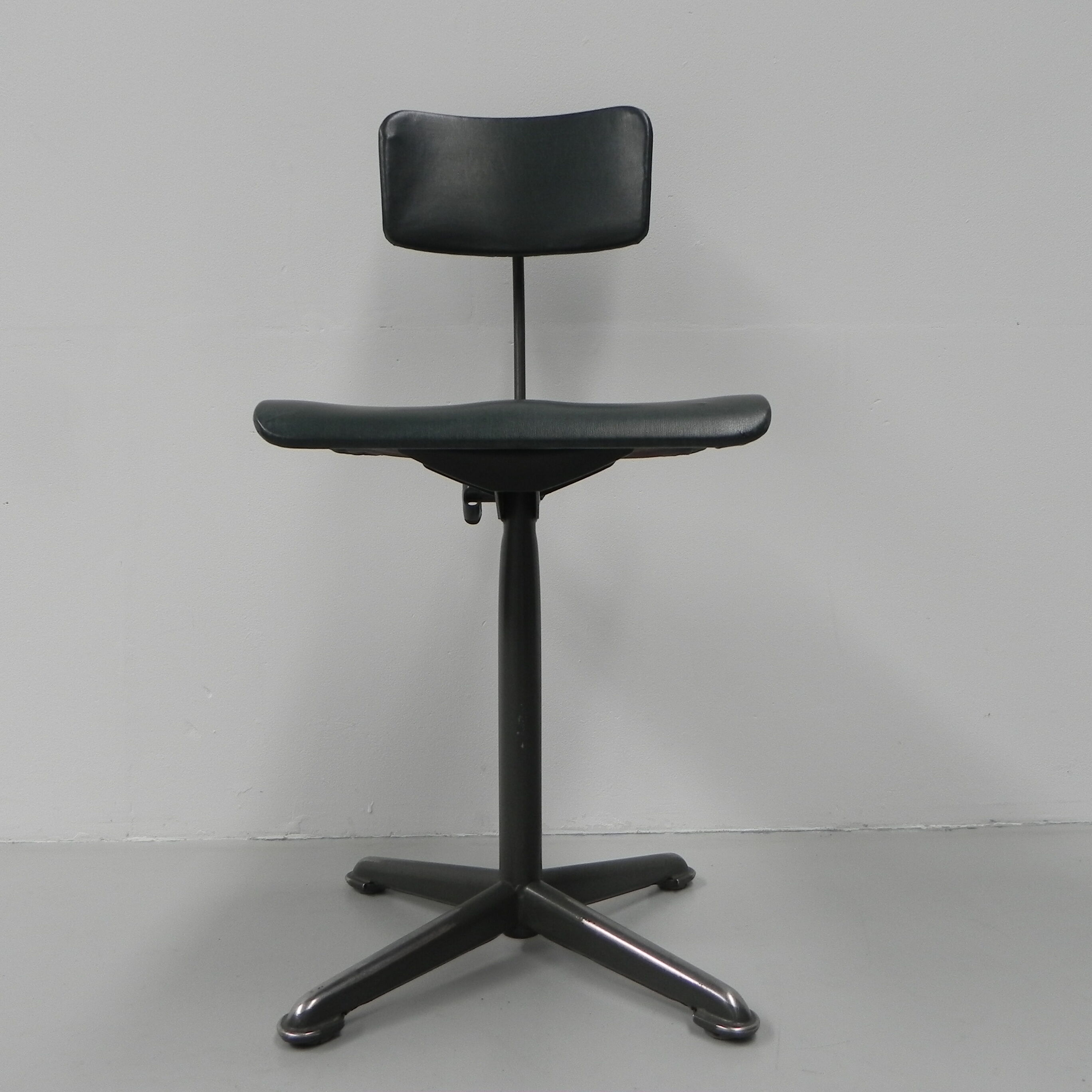 Studio chair, architect's chair Ahrend de Cirkel