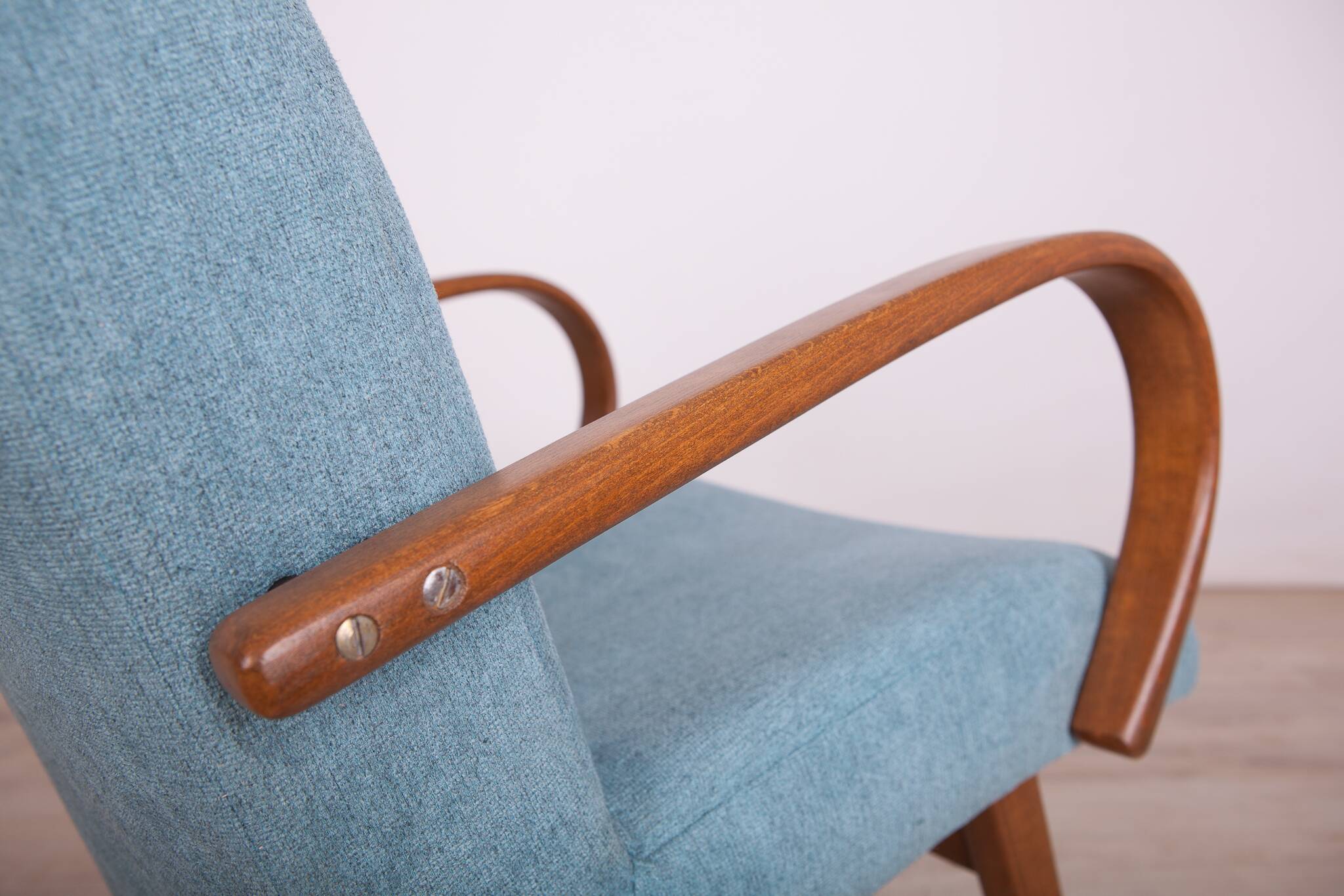 Set of Vintage Model 53 Lounge Chairs attributed to Jaroslav Smidek for Ton