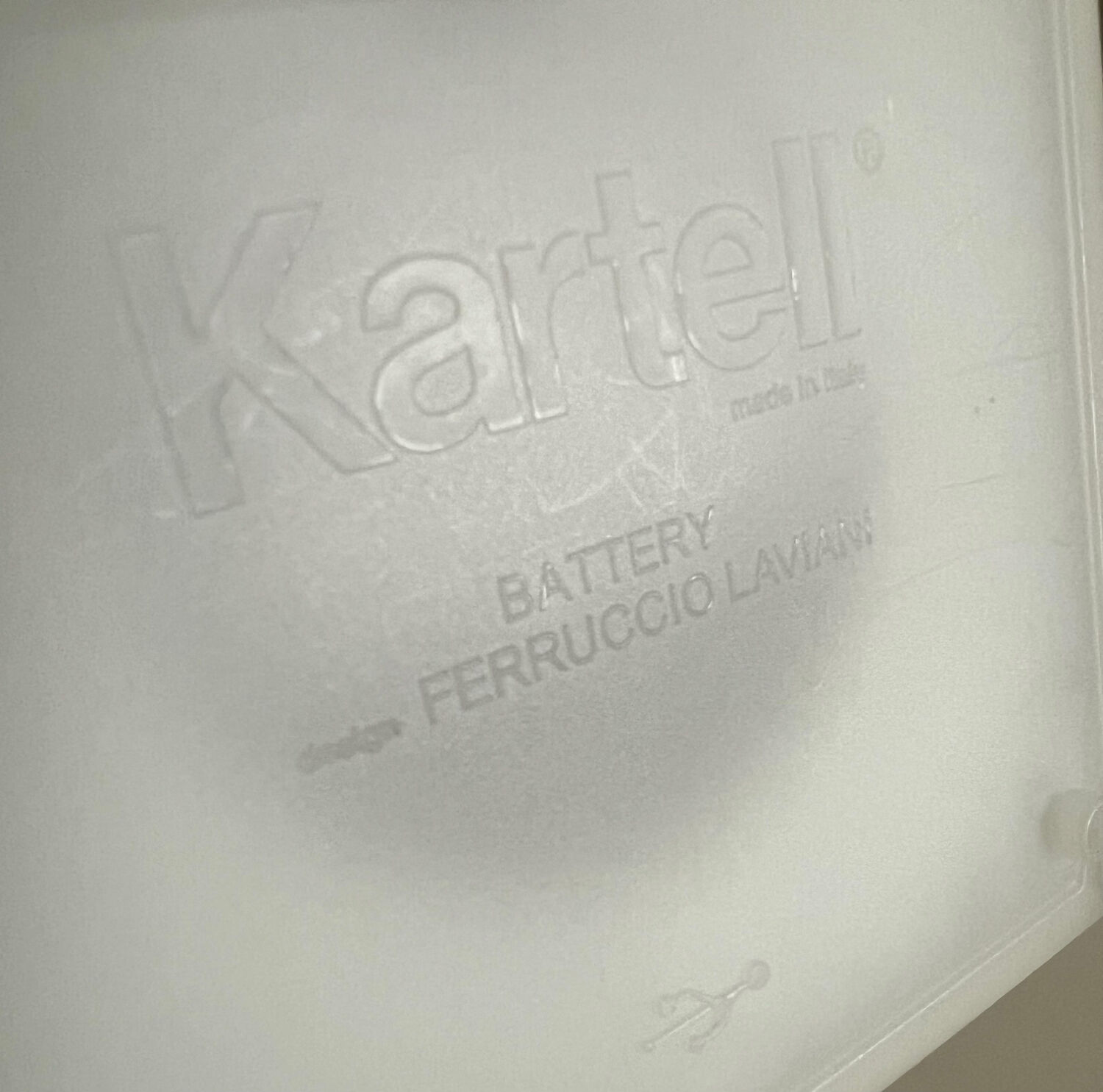 Kartell Original Transparent Battery Lamp – design by Ferruccio Laviani