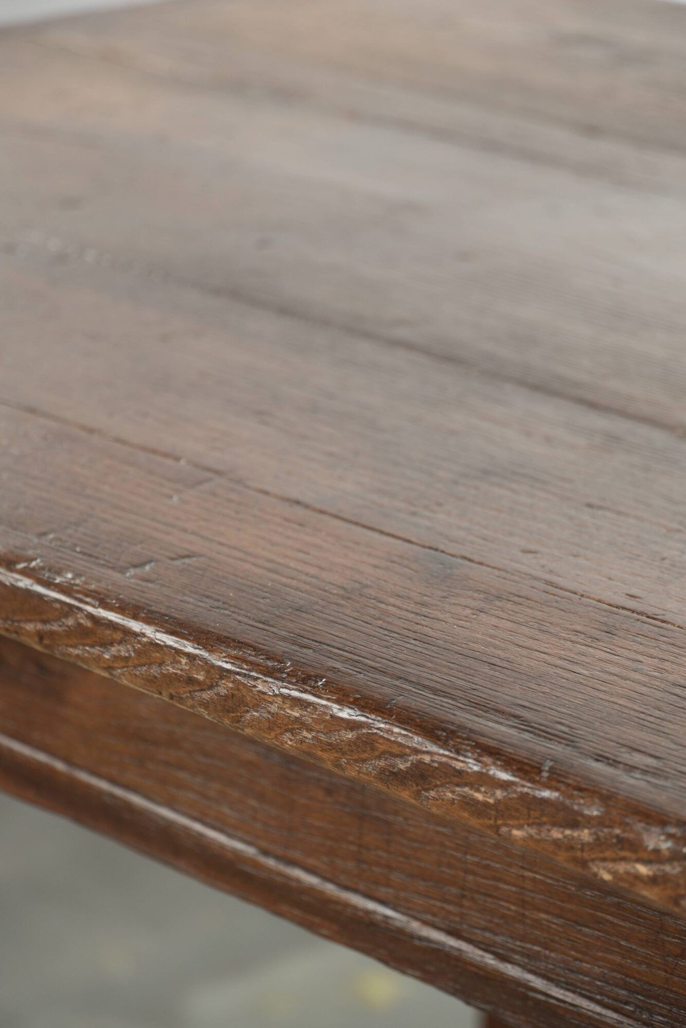 Antique oak dining table from the 18th century for 6 to 8 people