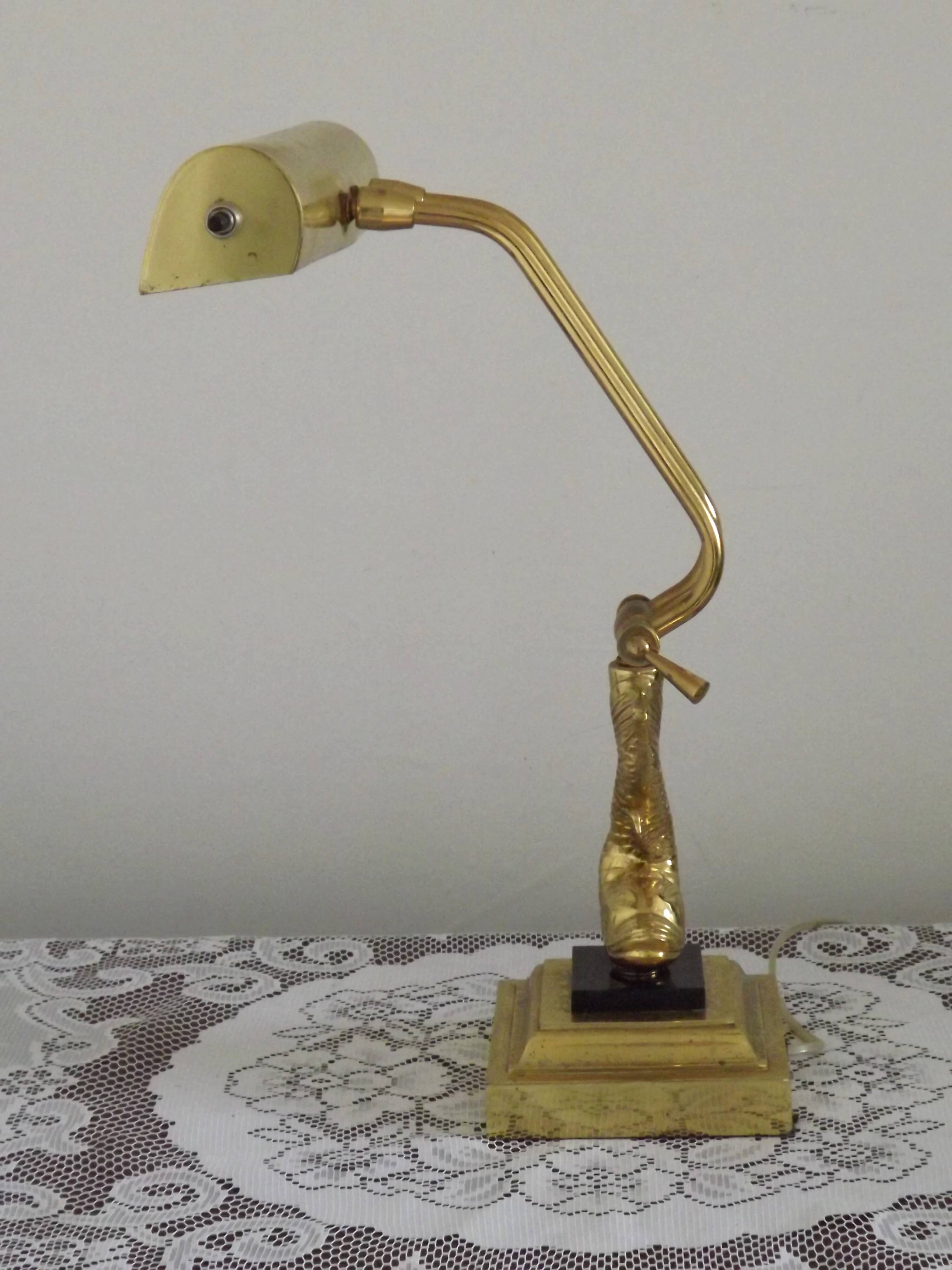 Lampe de bureau/lampe de table en laiton vintage français avec base en forme de poisson koi.