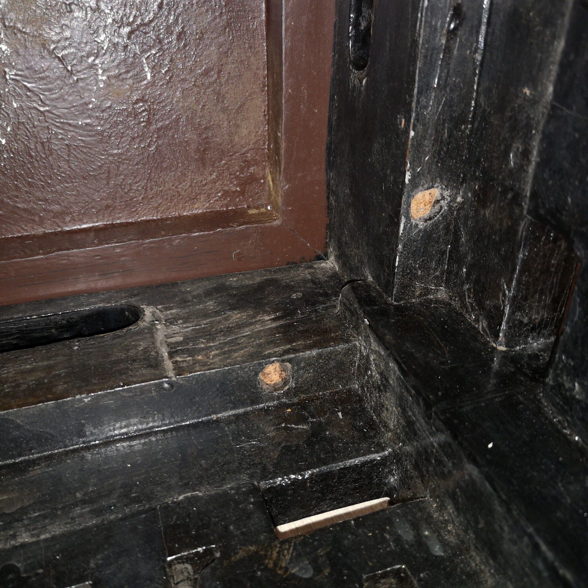 Japanese coffee table black and gold lacquer 1900