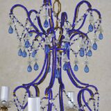 lustre bleu, fait de perles.