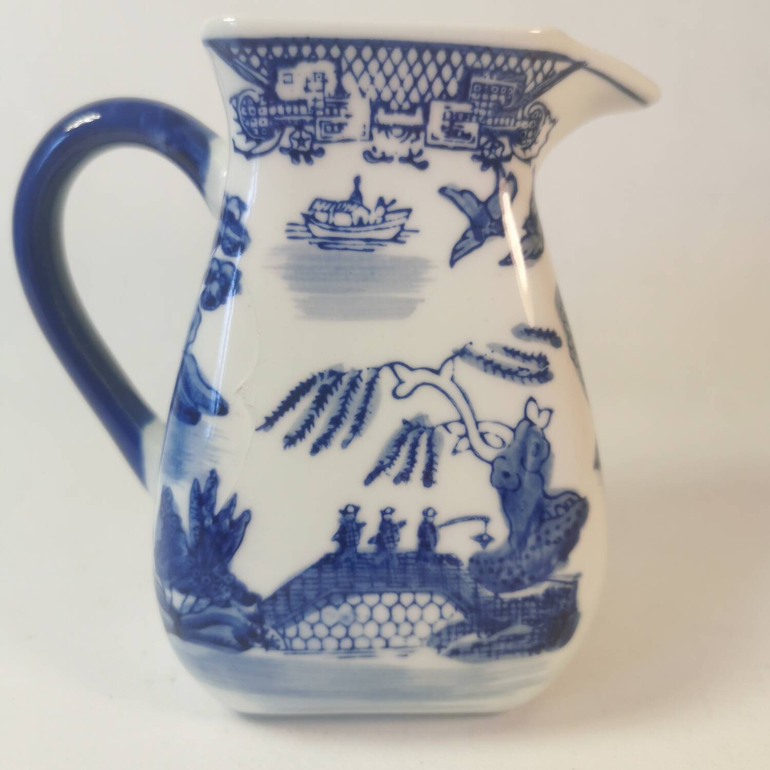 Pichet en Porcelaine Chinoise Bleu & Blanc Vintage. Motif. WILLOW PATTERN