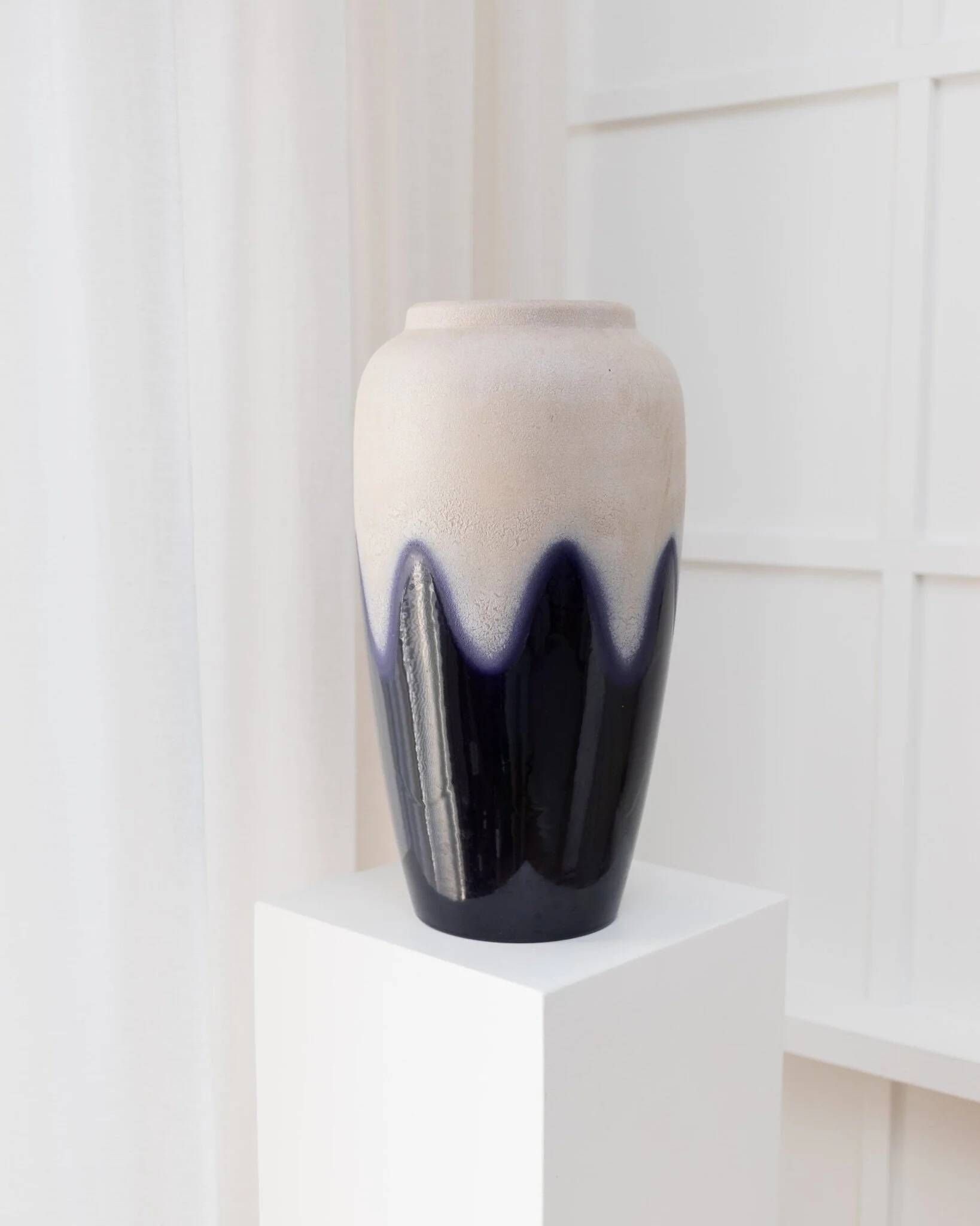XL Vintage Floor Vase Bay Keramik 624-45, Ceramic, White & Navy Two-Tone Glaze, 1960s