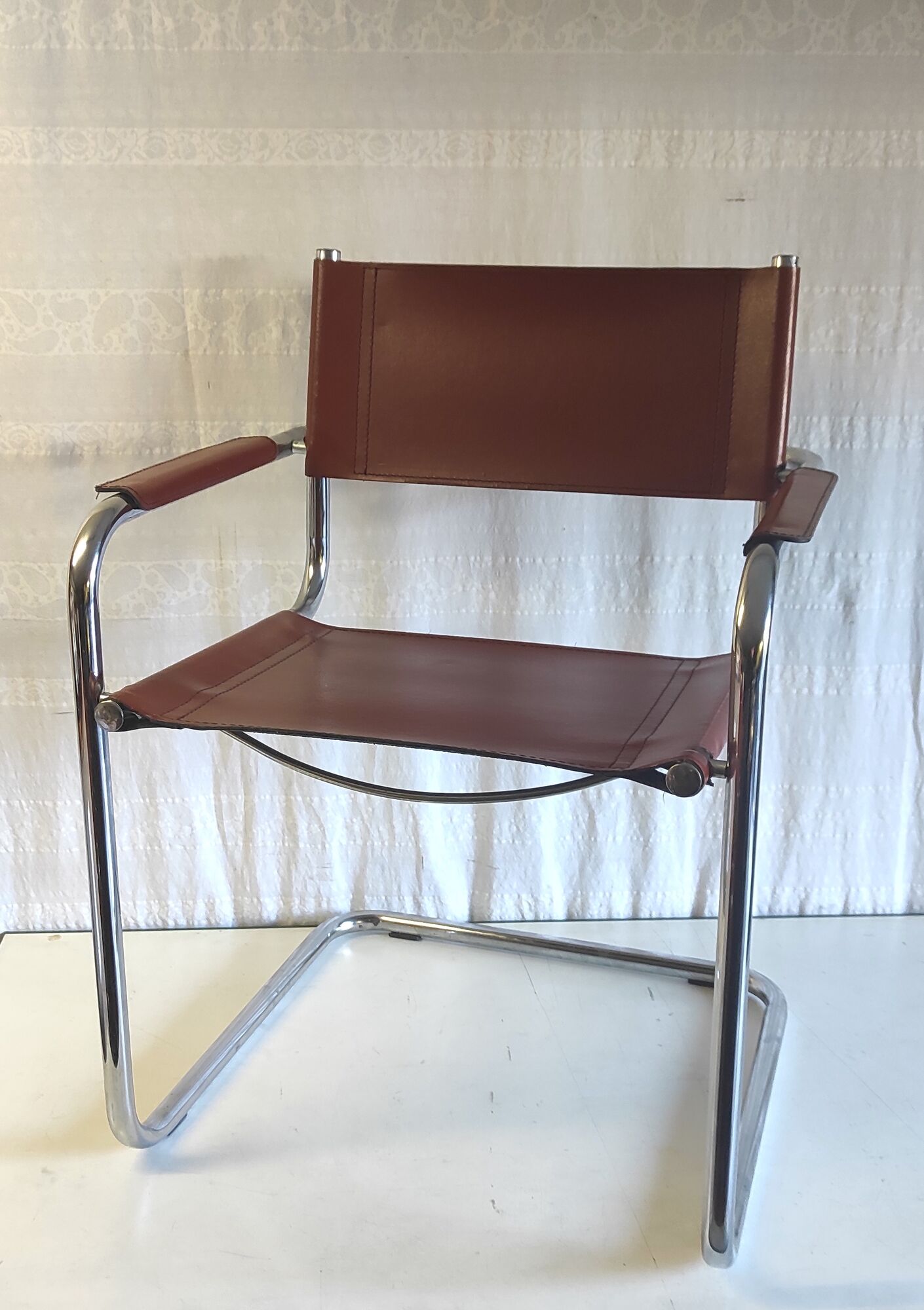 Cantilever armchair in imitation leather – 80s/90s