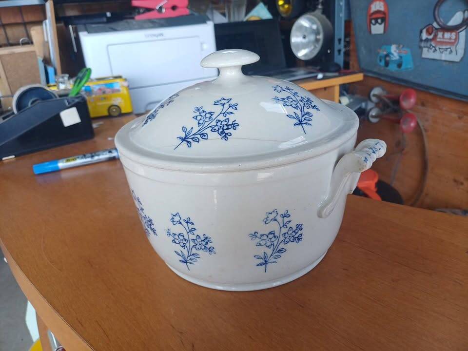 ST UZE vegetable soup tureen