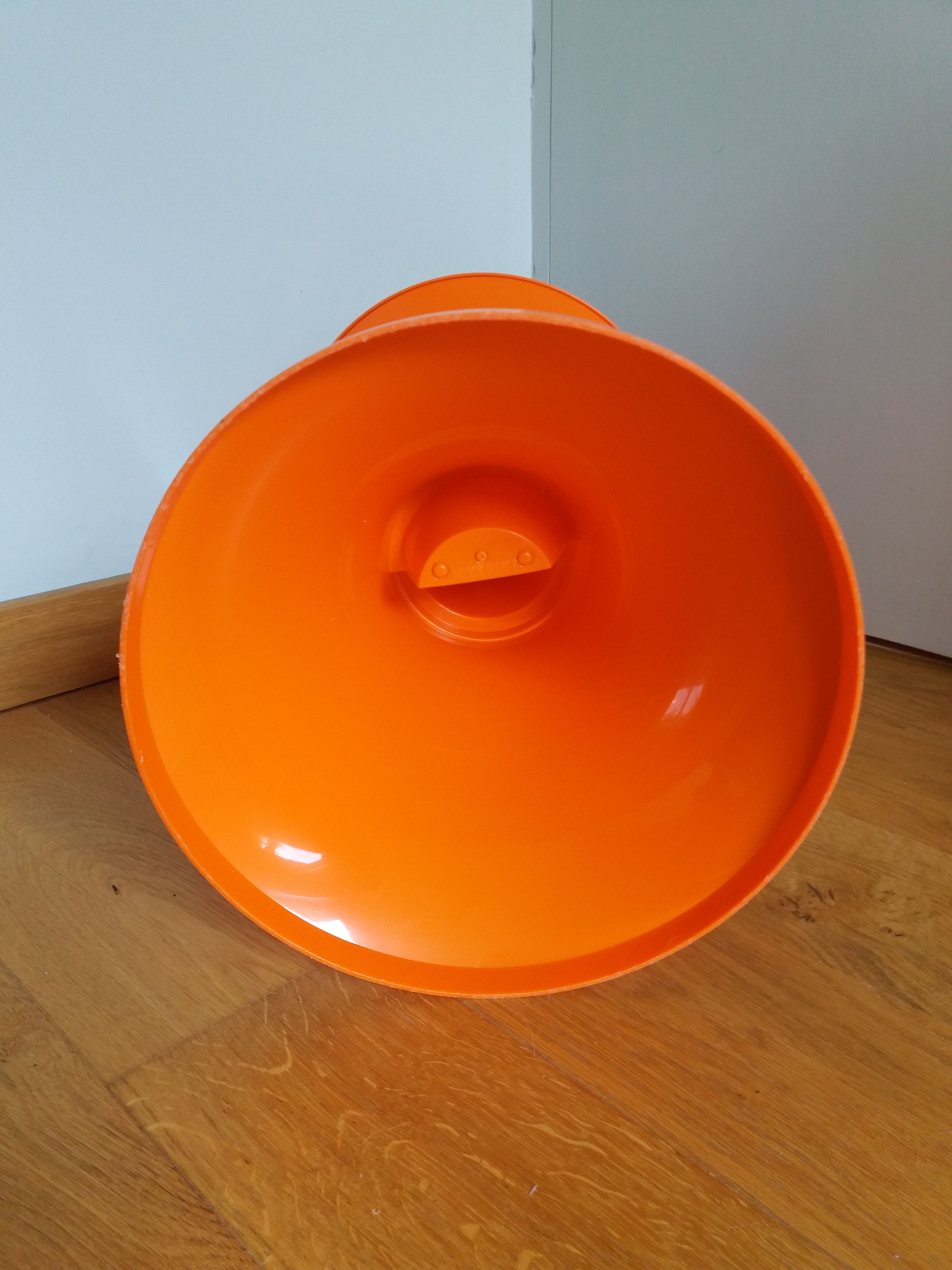 Tam Tam orange stool