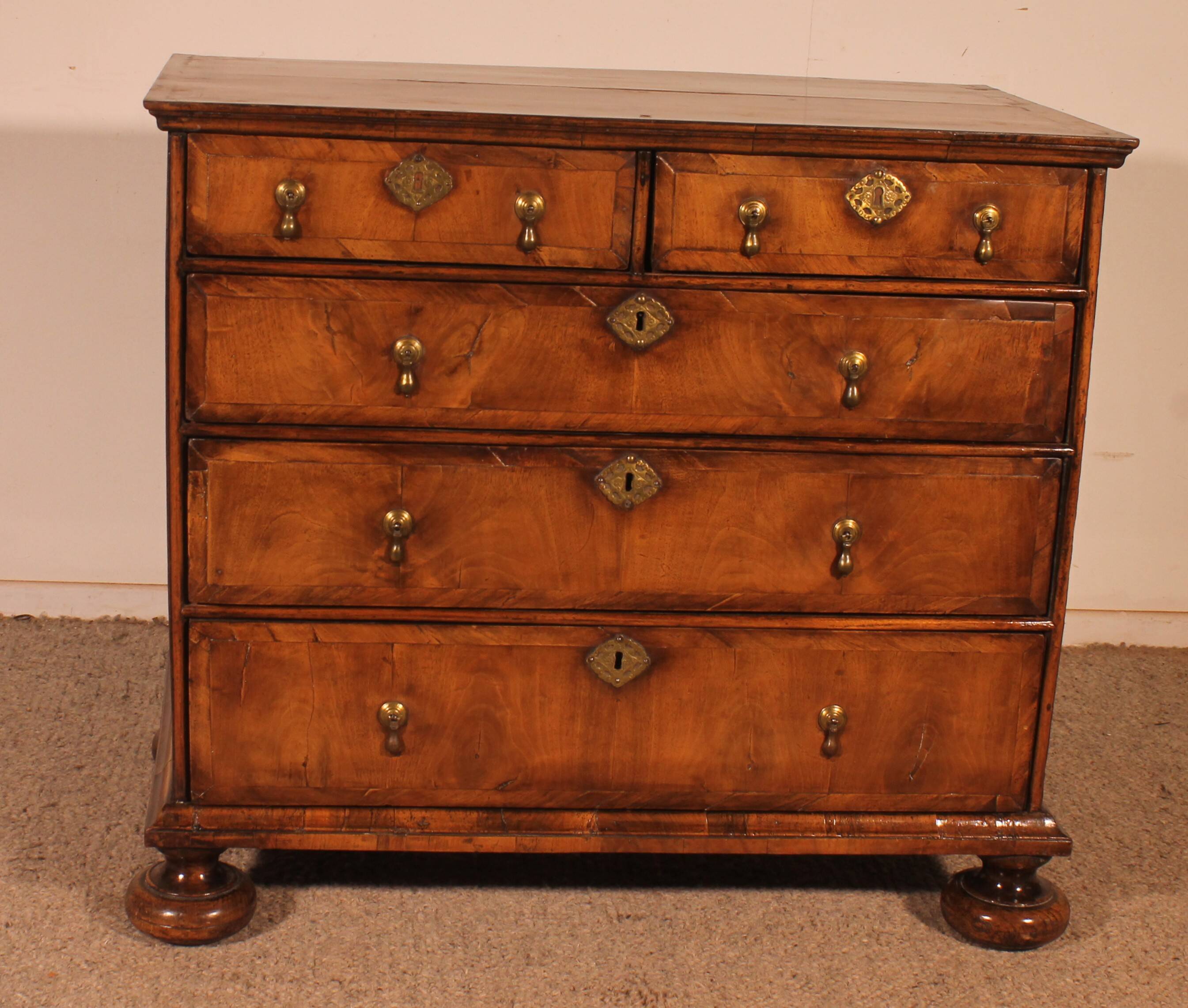 17th century William and Mary walnut chest of drawers