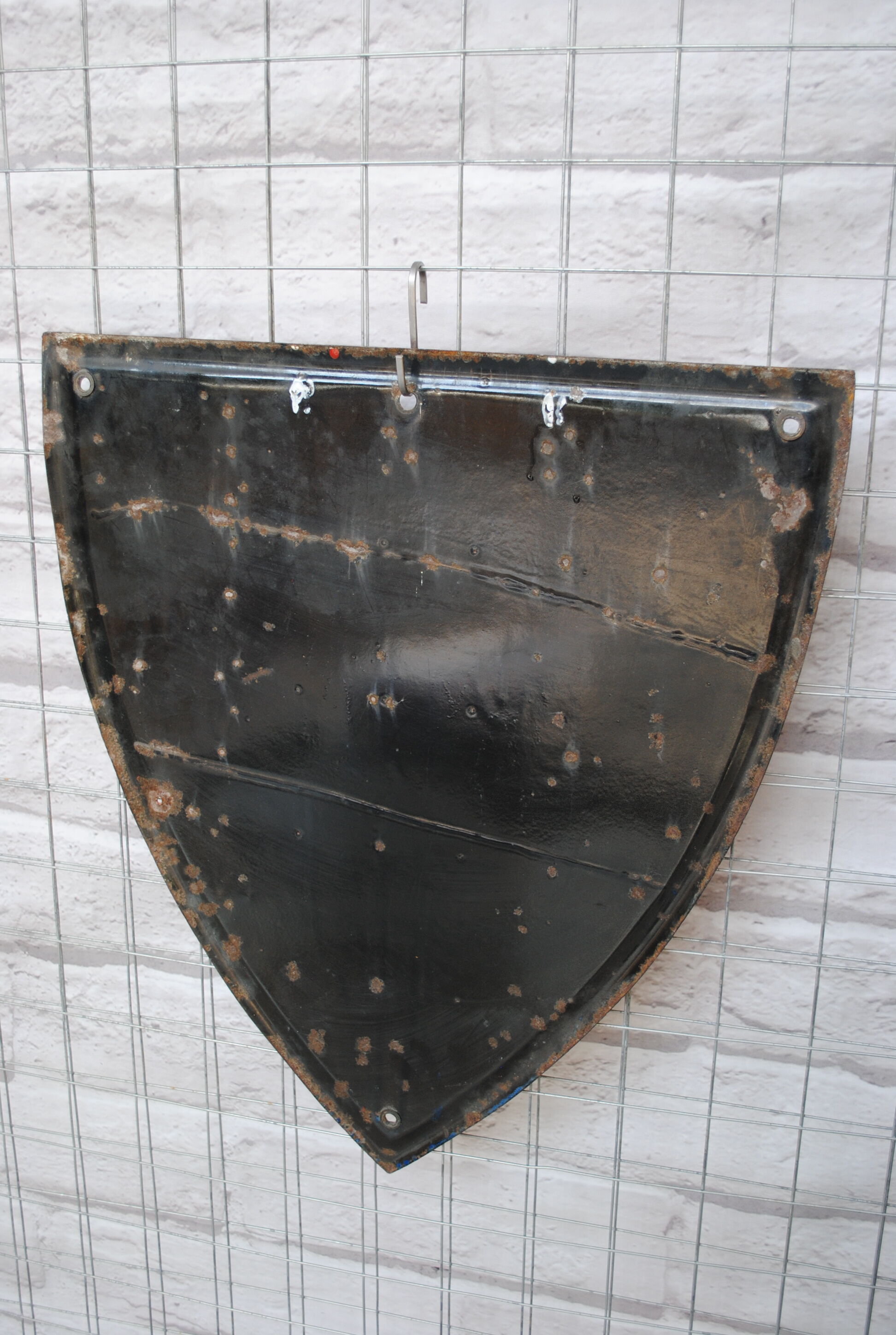 Enamelled plate Charrues Huard