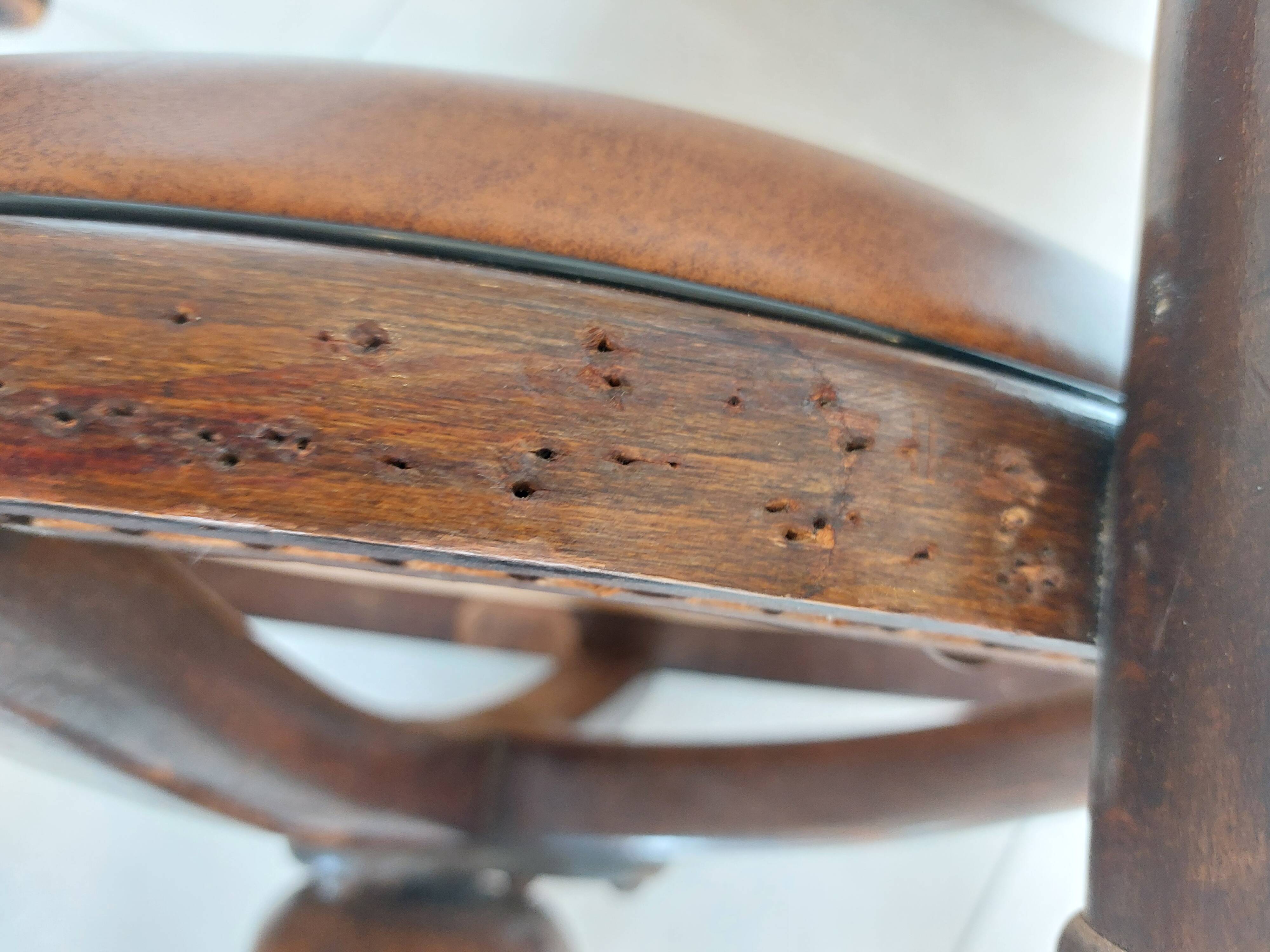 Thonet armchair, swivel, in wood and faux leather.