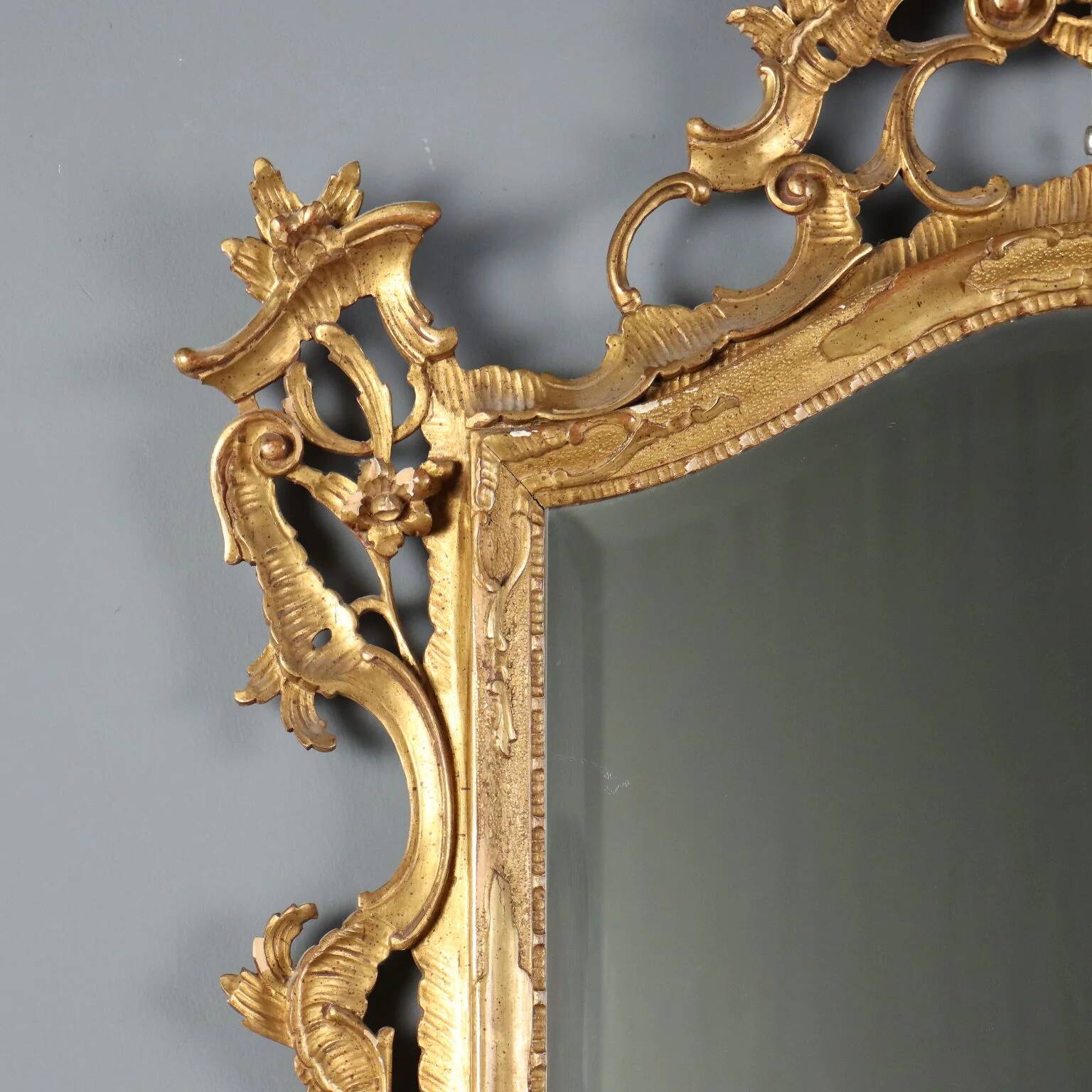 Antique baroque mirror in carved and gilded wood, Italy, 20th century