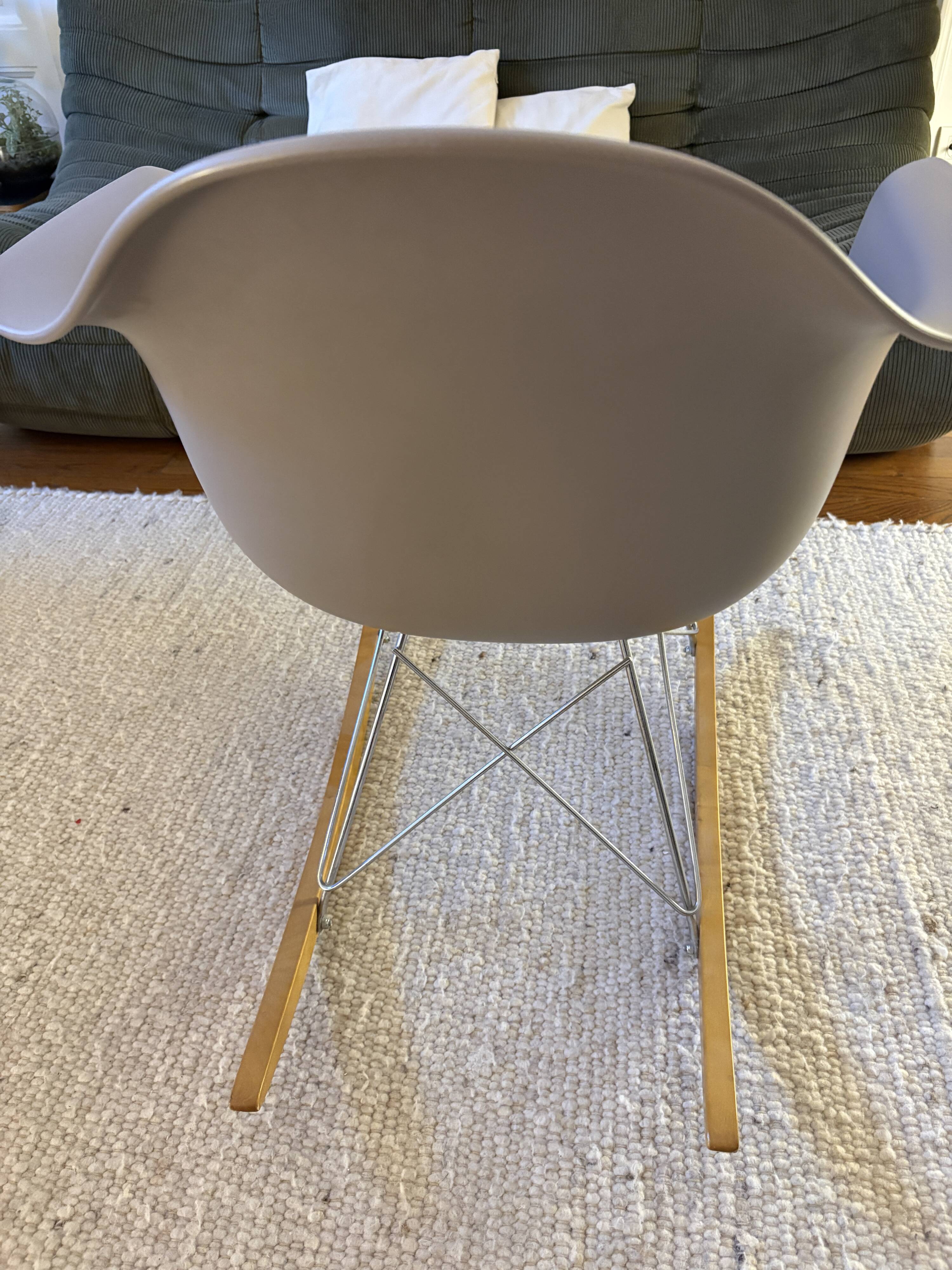 Eames plastic chair