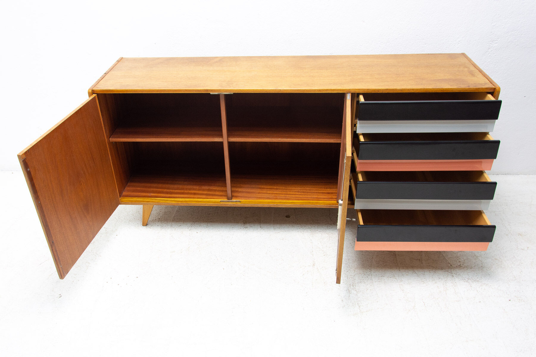 Mid Century U-460 sideboard by Jiří Jiroutek for Interiér Praha