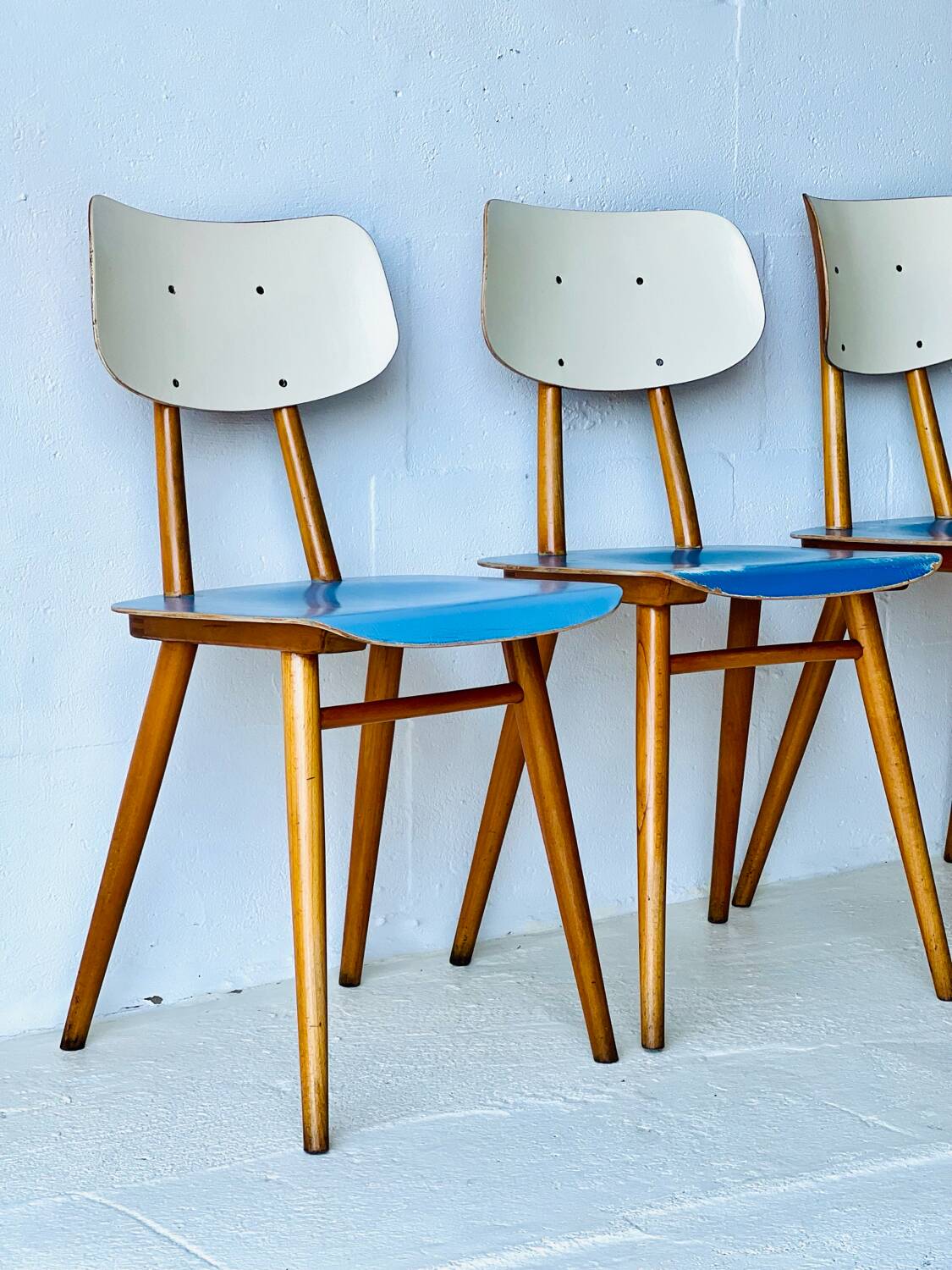 Chaises de salle à manger par TON