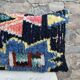 Magnifique coussin Kilim berbère vintage du Maroc