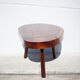 Table basse bois, table tripode, table bois épais, table de salon, brutaliste, design, meuble