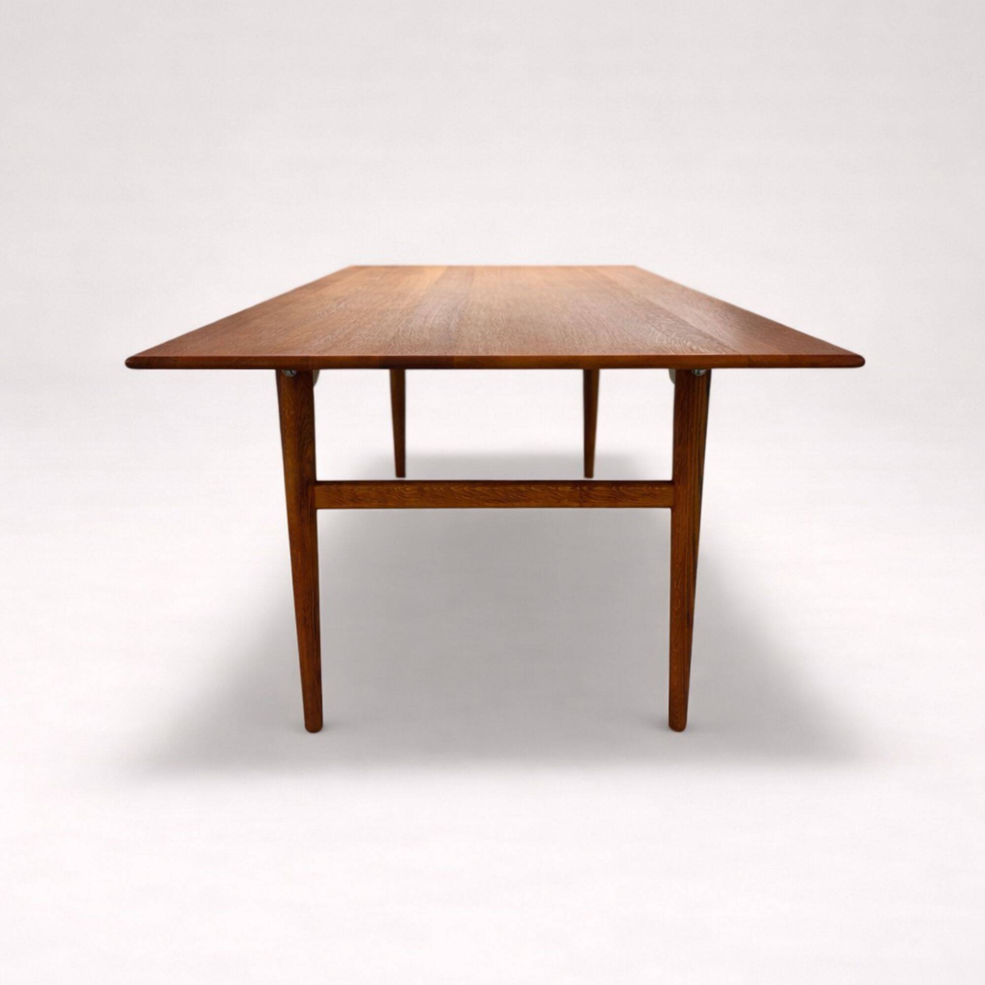 Table AT 327 Hans Wegner original edition by Andreas Tuck