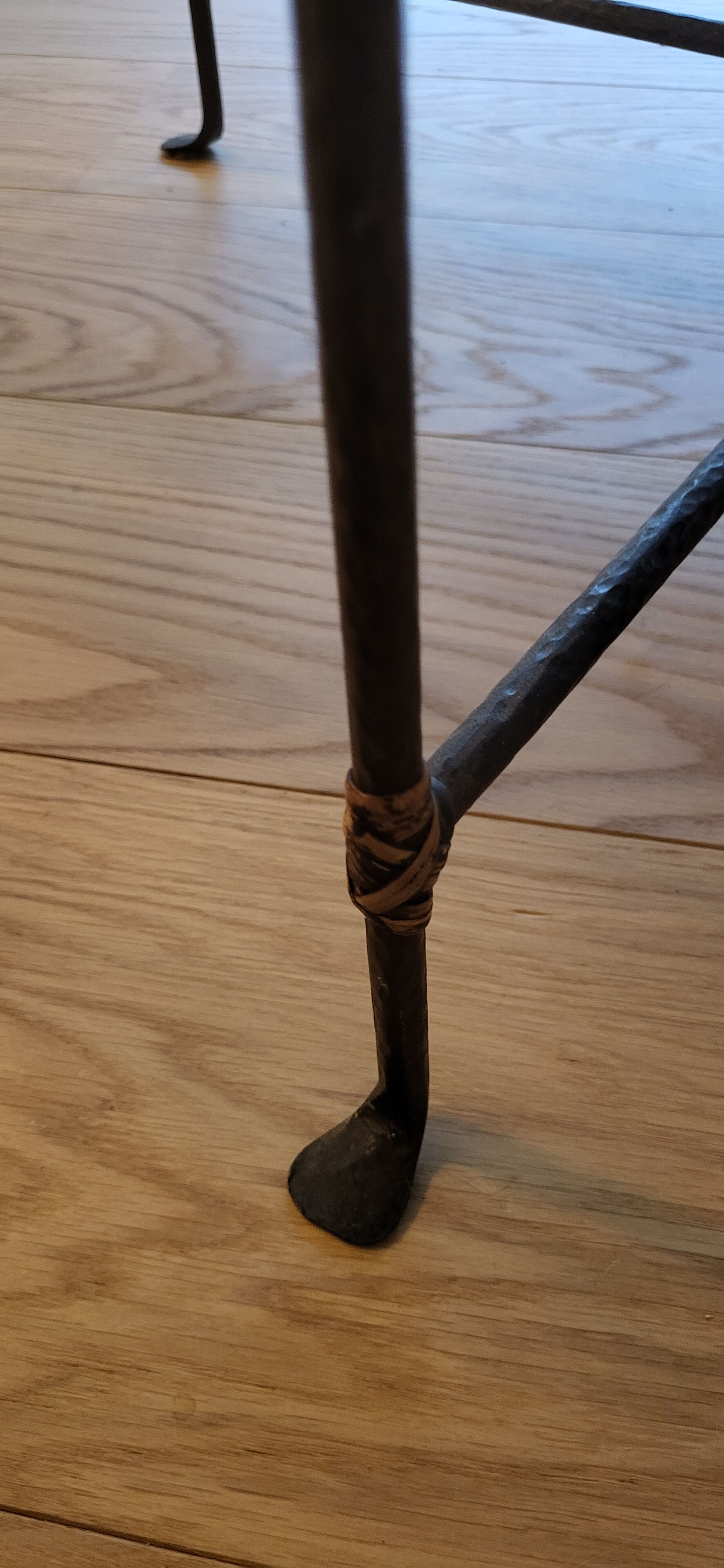 Coffee table in wrought iron and rattan