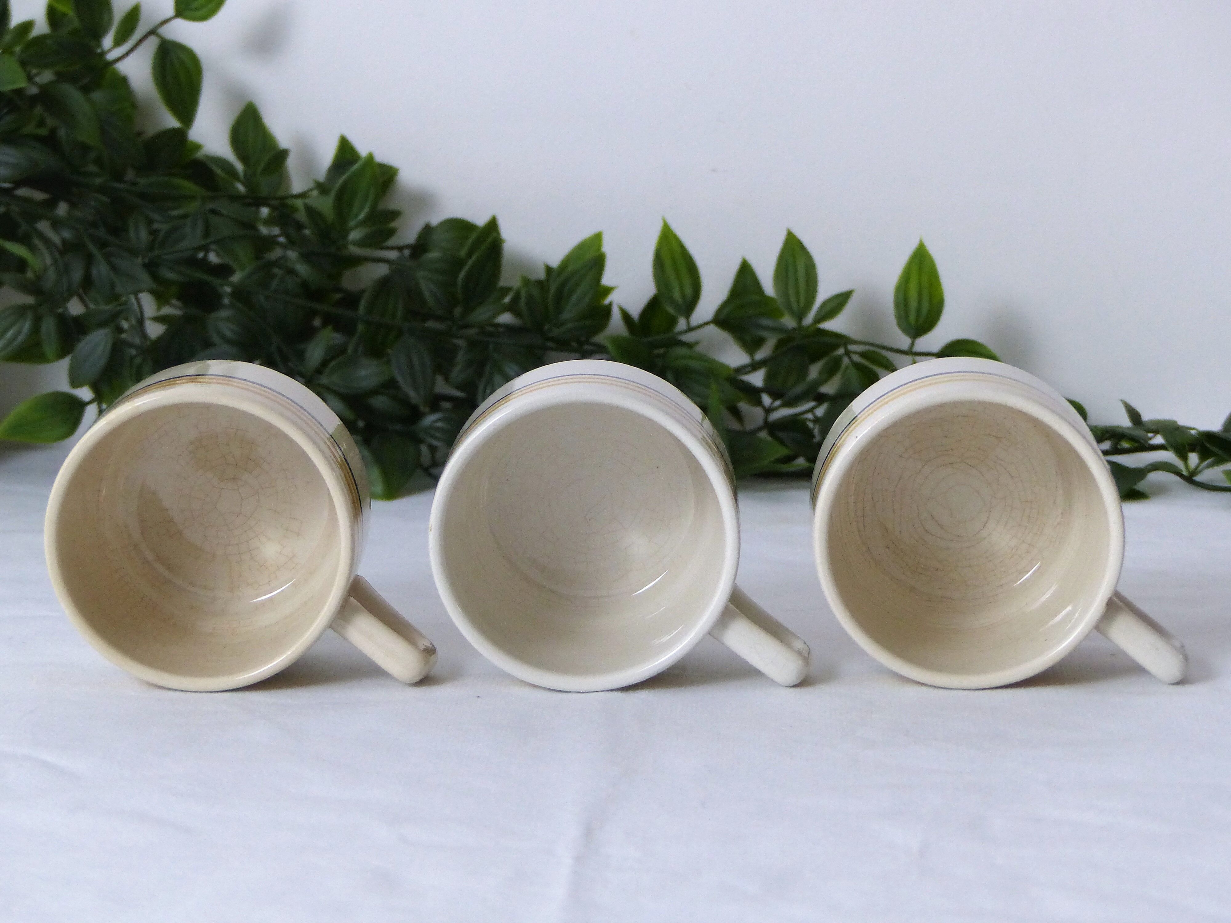 Set of 3 cups made of earthenware